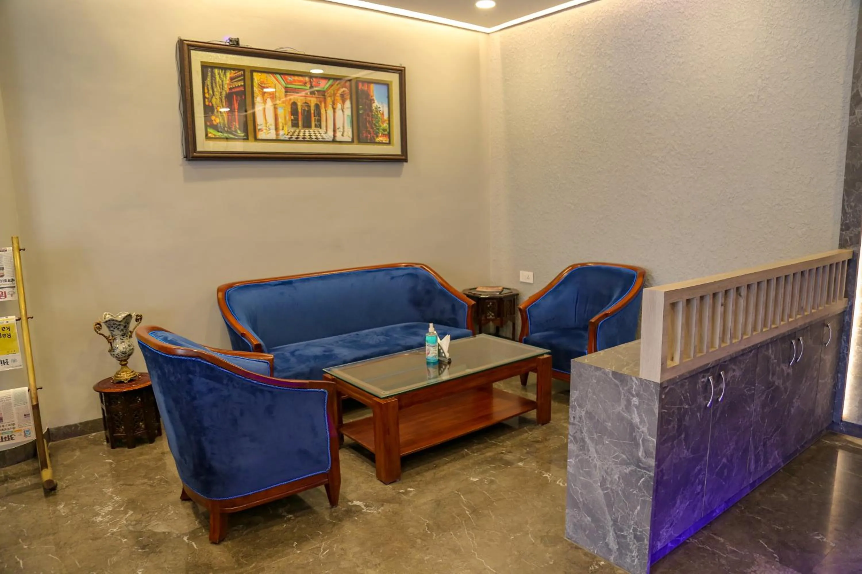 Lobby or reception in Four Leaf Hotel - Sapphire Blue, Varanasi