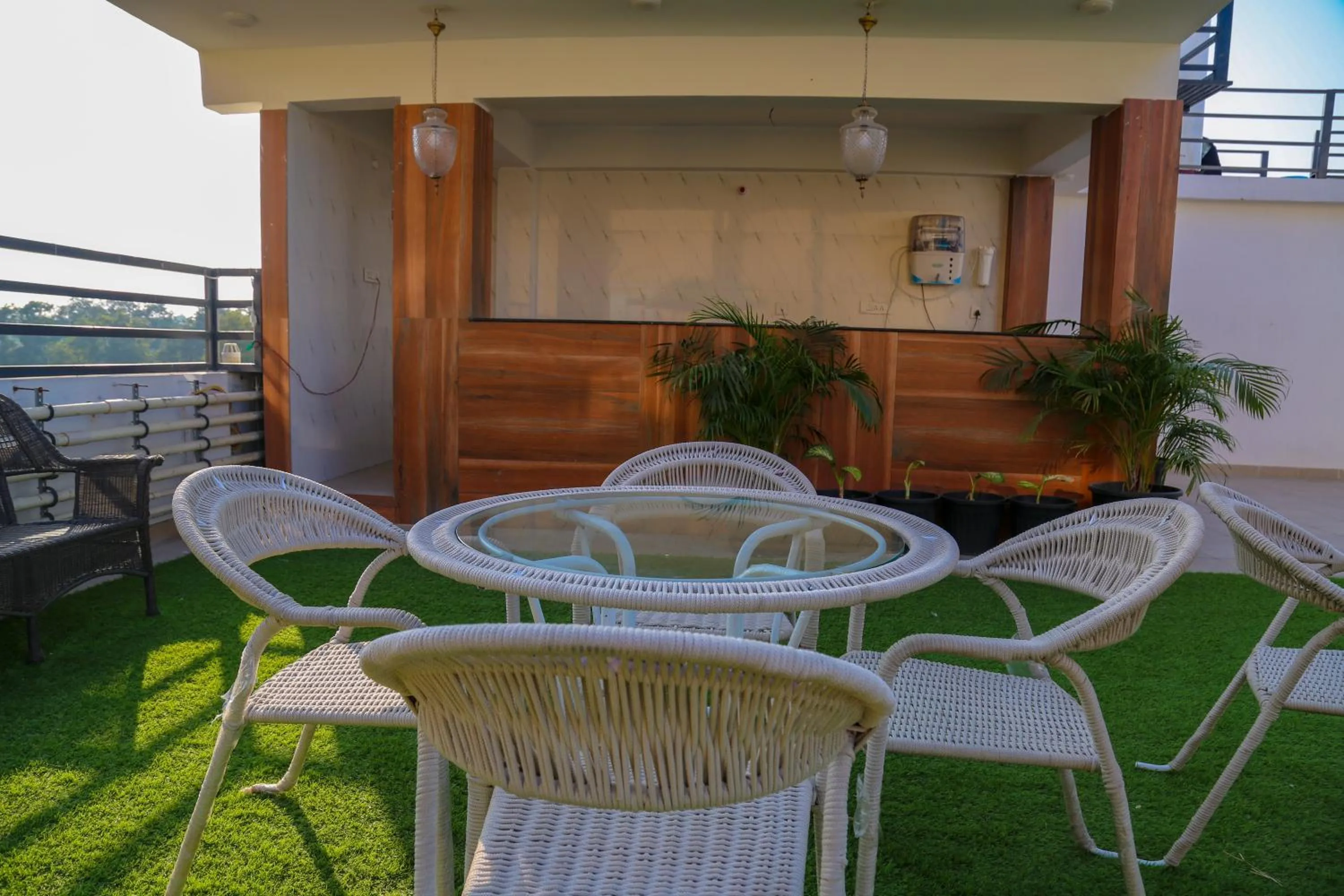 Restaurant/places to eat in Four Leaf Hotel - Sapphire Blue, Varanasi