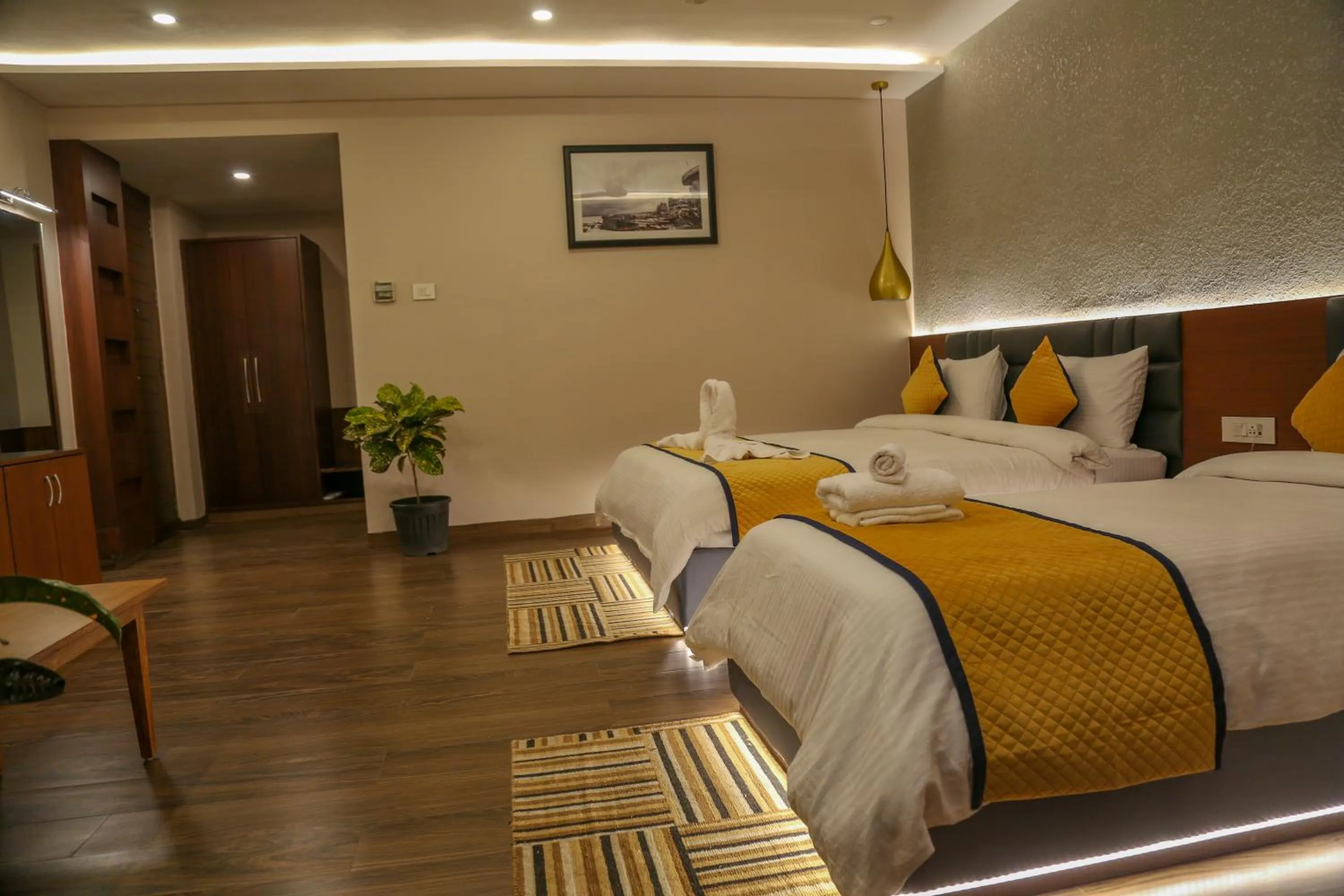 Bed in Four Leaf Hotel - Sapphire Blue, Varanasi
