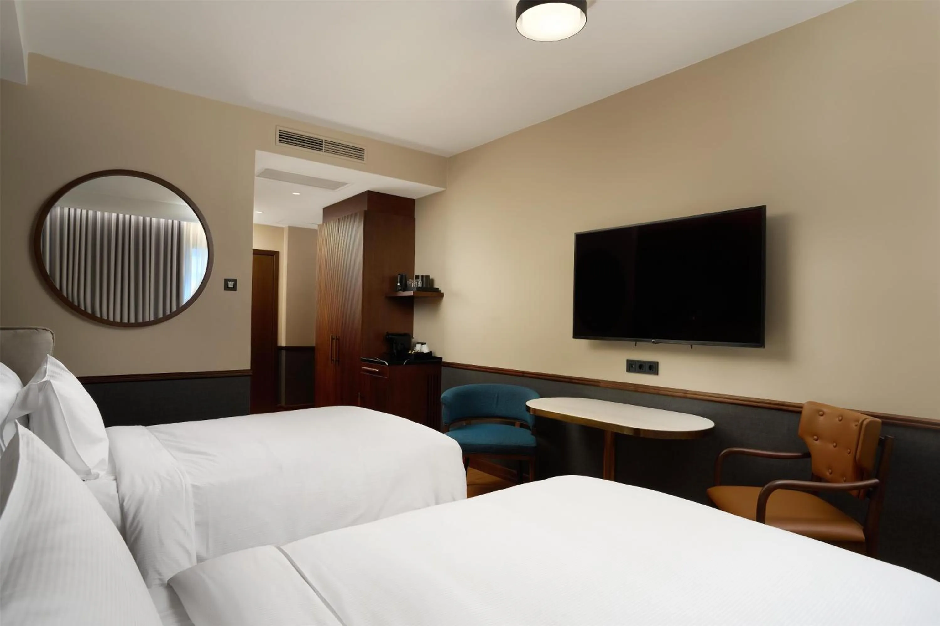 Bed in Iceland Parliament Hotel, Curio Collection By Hilton