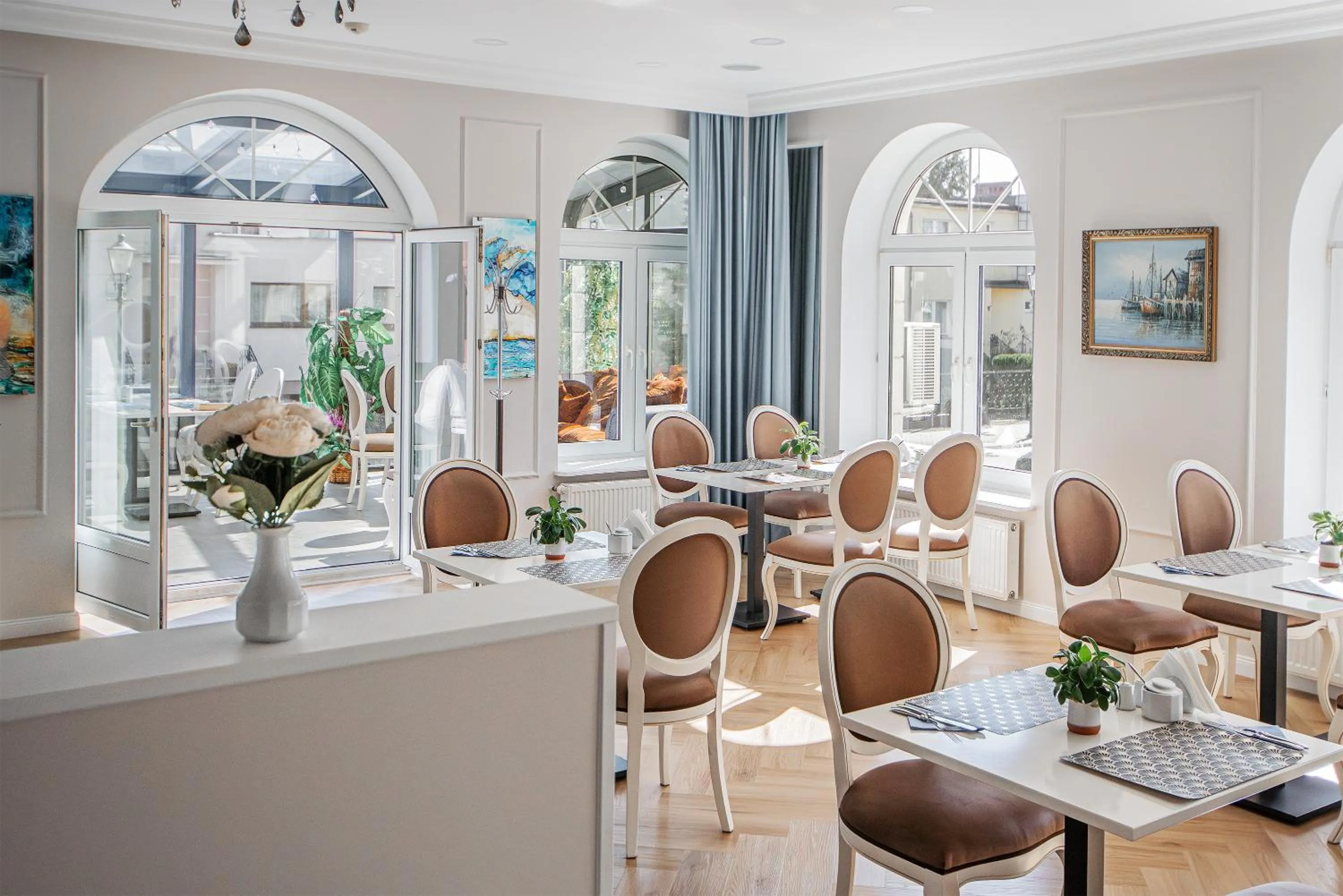 Restaurant/places to eat in Moris Boutique Beach Hotel