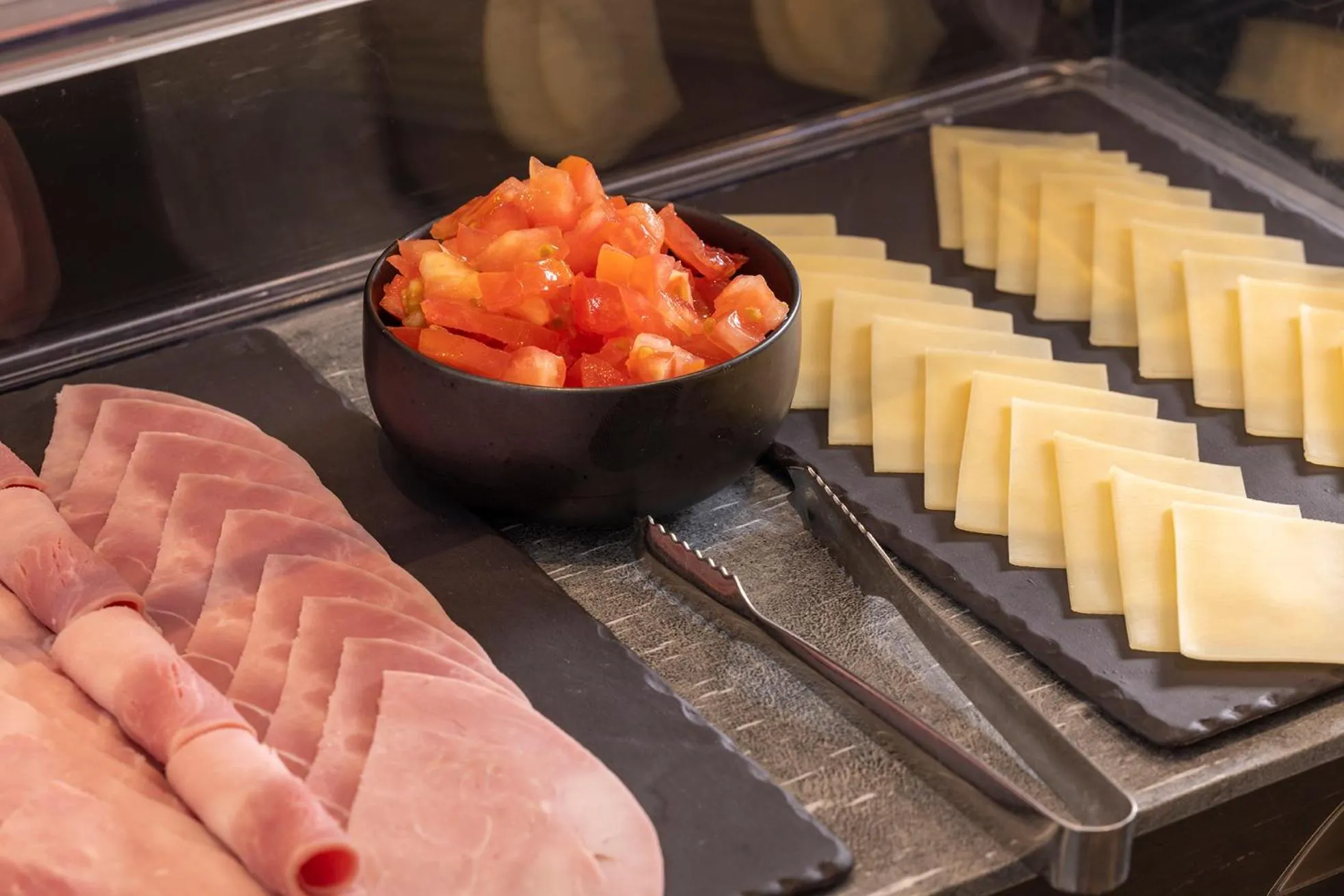 Breakfast in Hôtel Madeleine Plaza