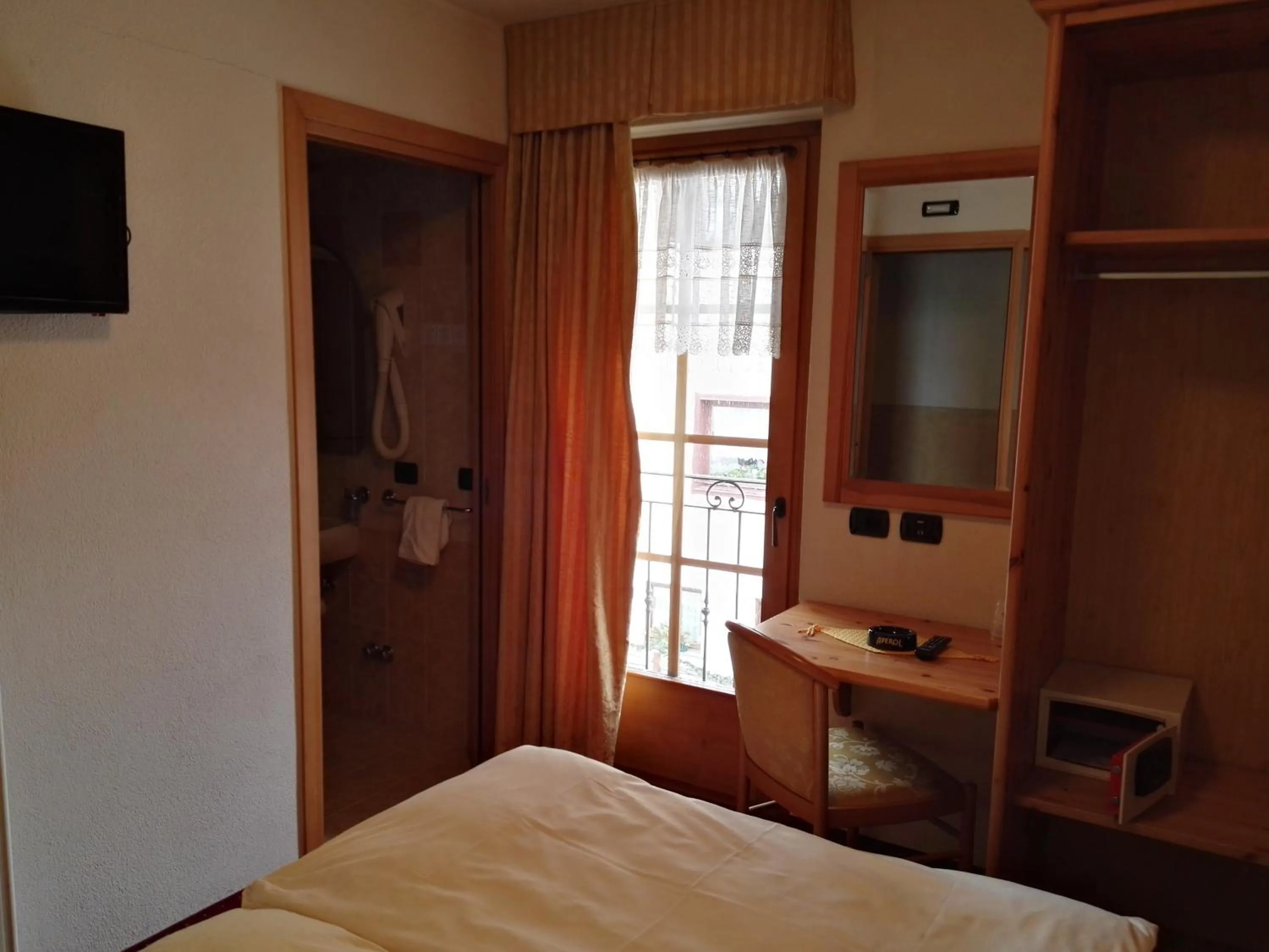 Photo of the whole room, Bed in Garni Baita Cecilia