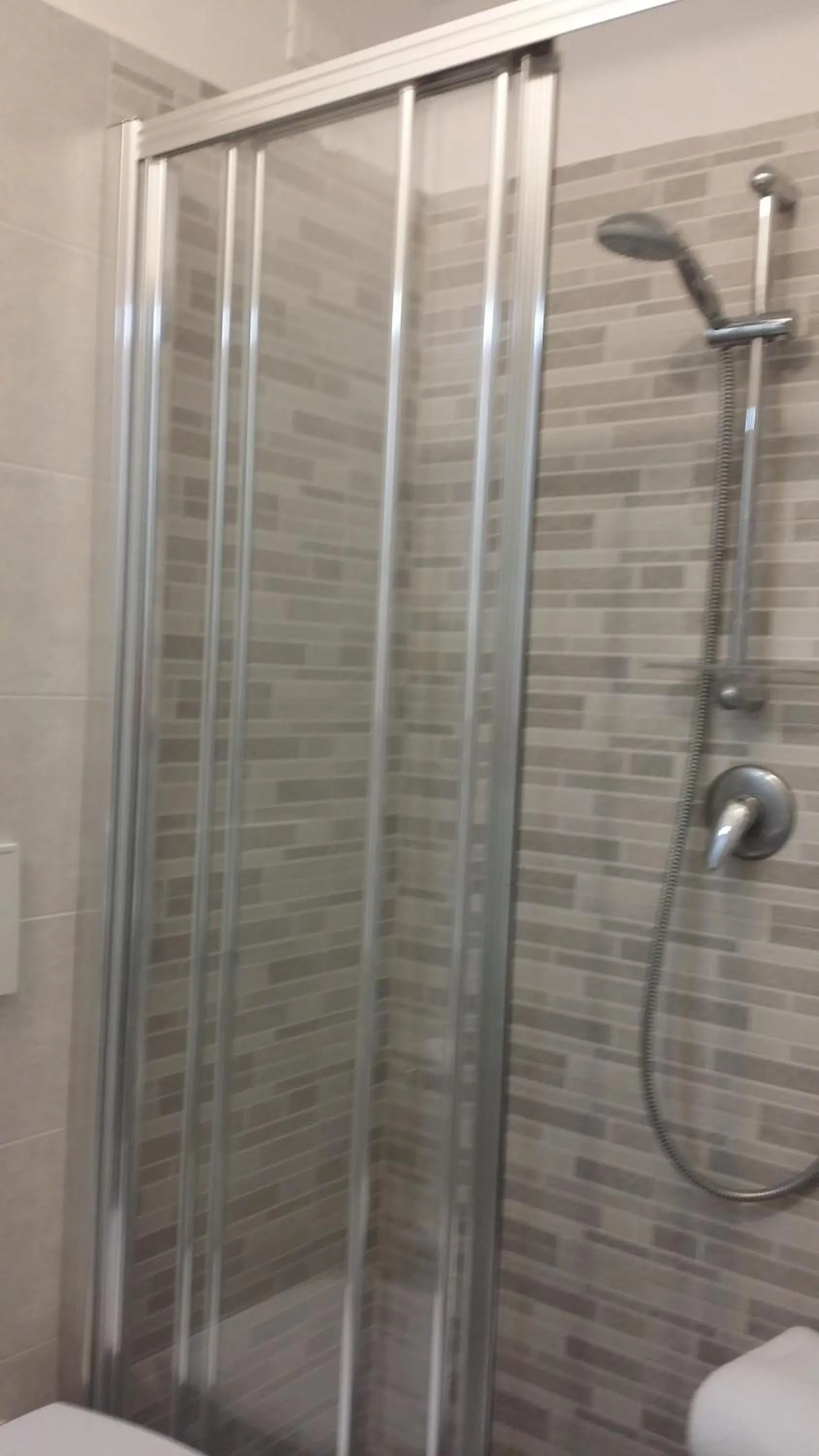 Shower in Hotel San Giorgio