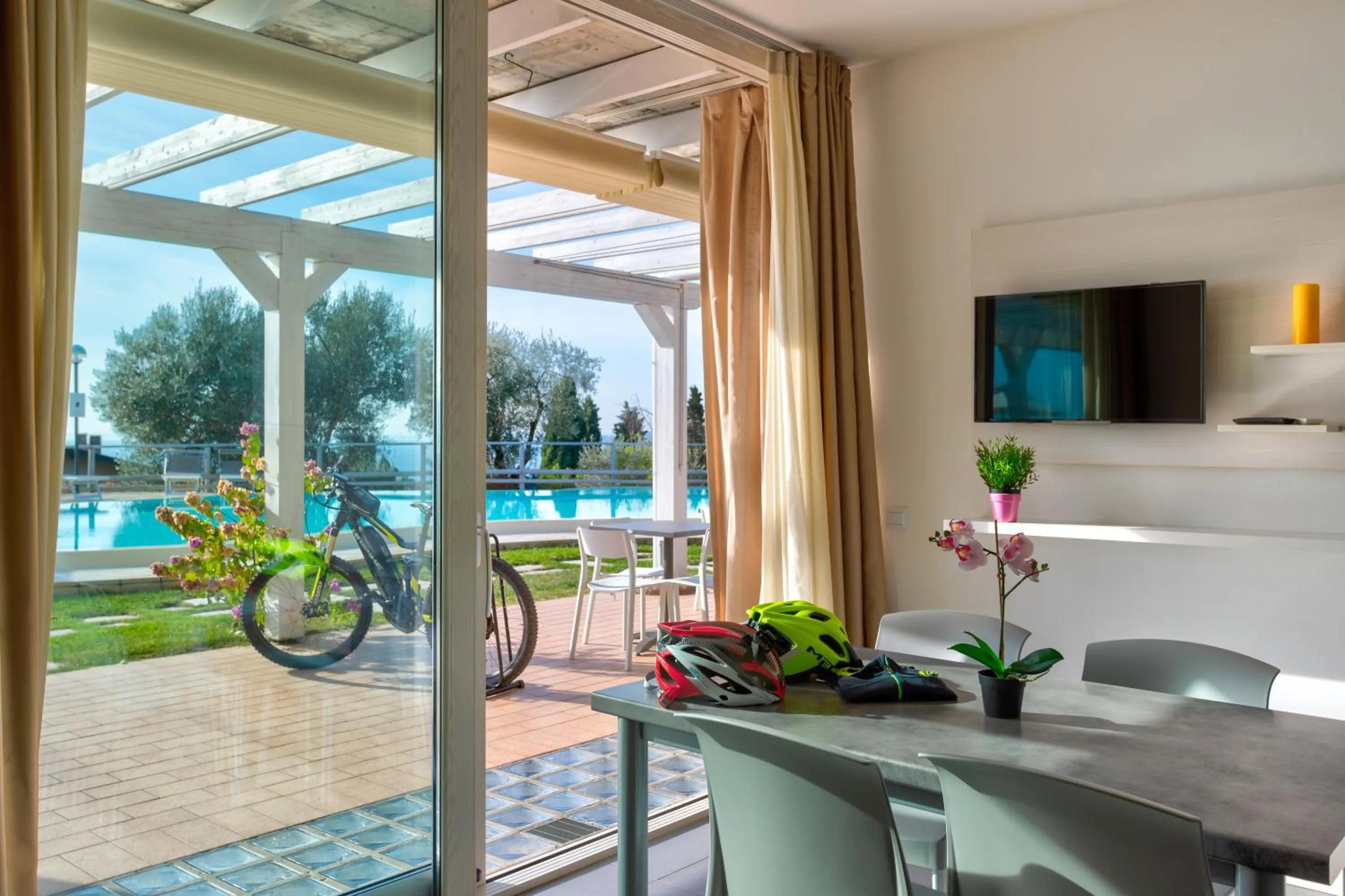 Patio in La Chioma di Berenice Garda Residence