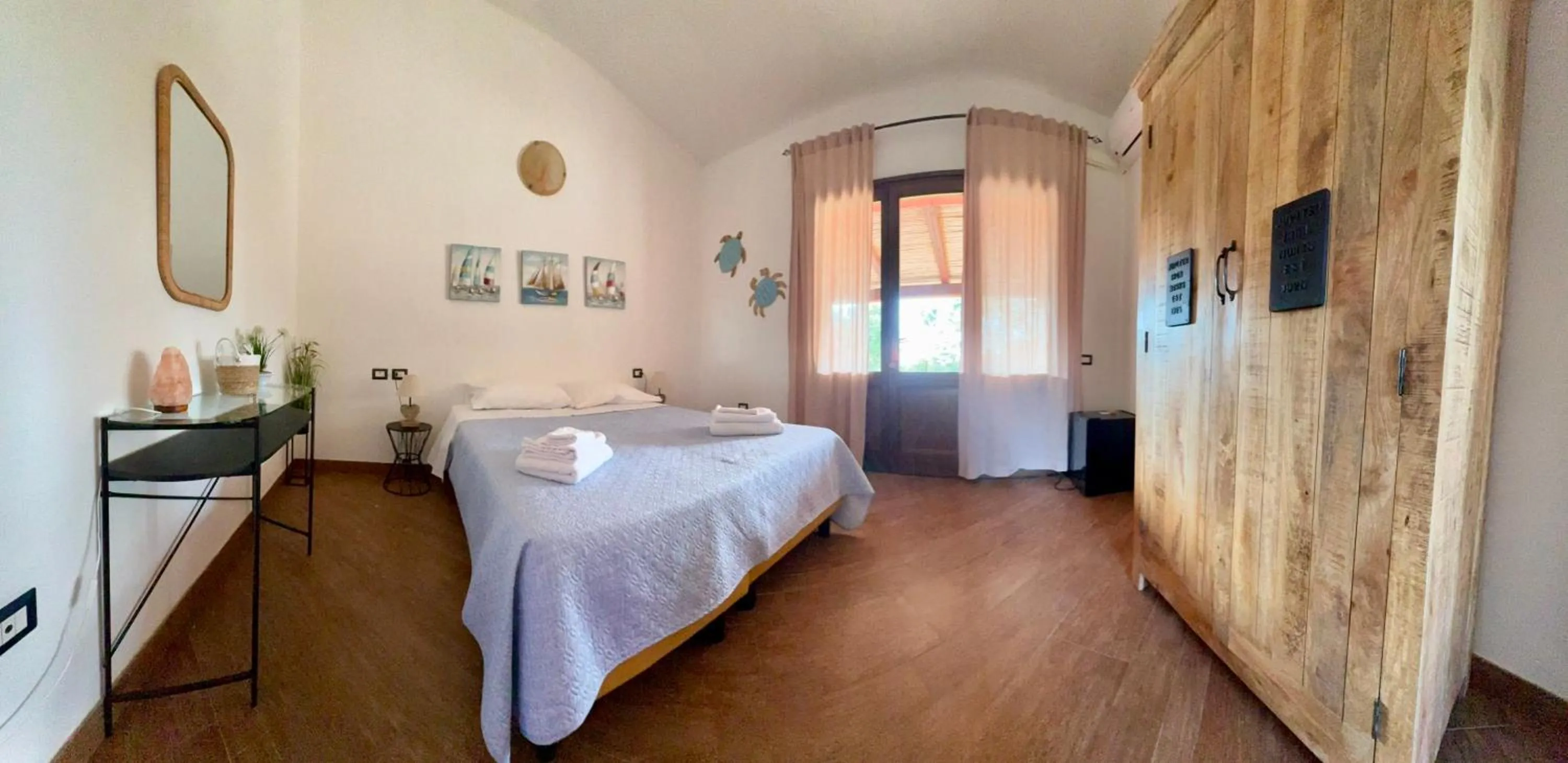 Kitchen or kitchenette, Bed in Lugh'e Luna Village