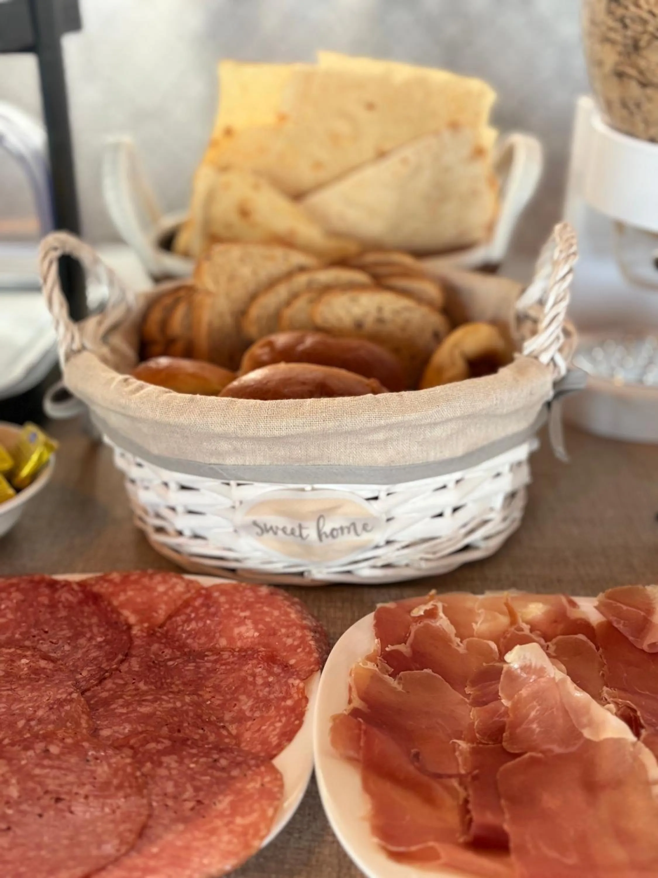 Food and drinks in Lugh'e Luna Village
