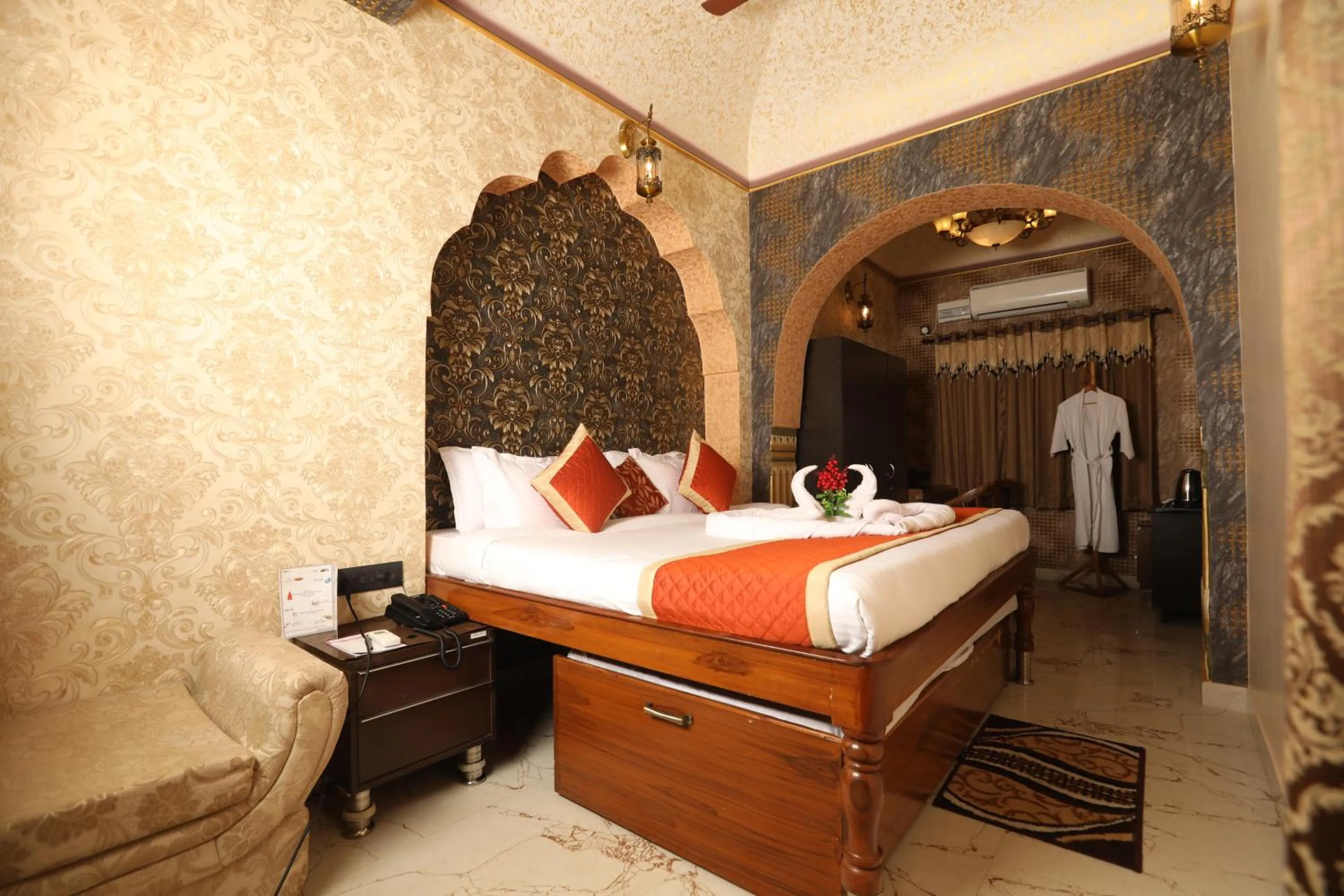 Bed in Kavassu Heritage Haveli