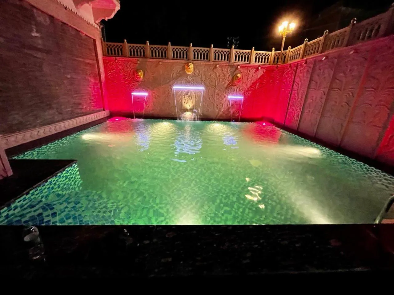 Swimming pool in Kavassu Heritage Haveli
