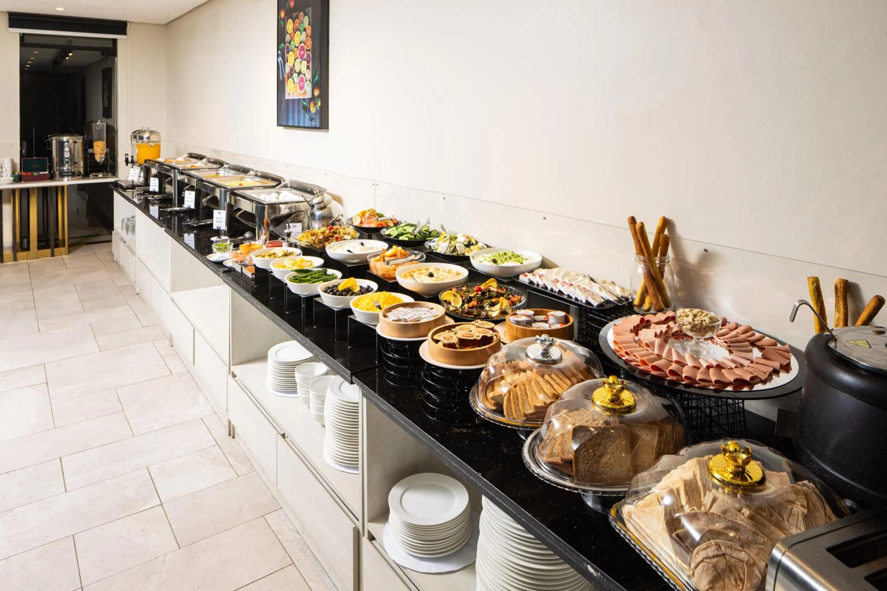 Restaurant/places to eat in Marlo Hotel - فندق مارلو