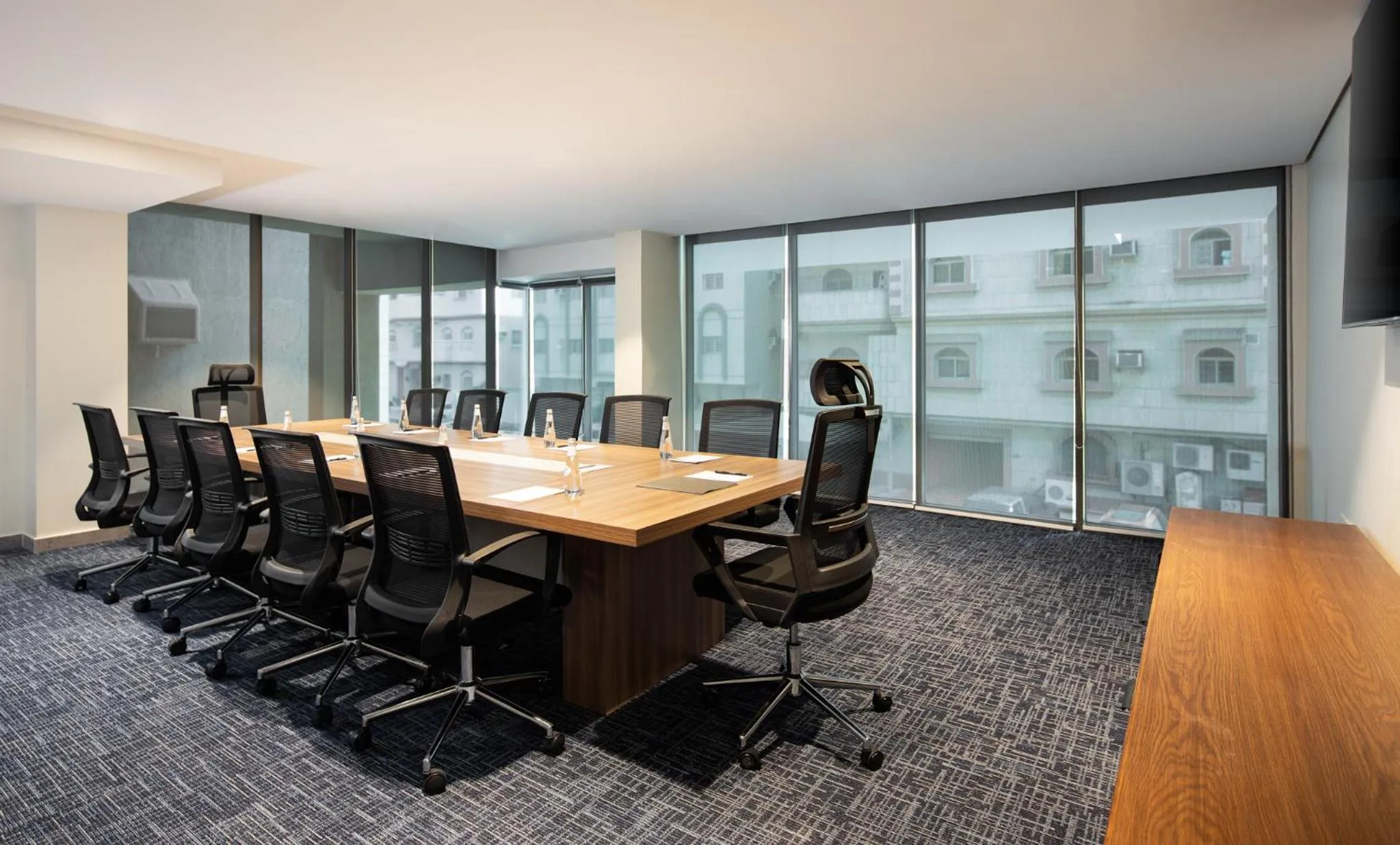 TV and multimedia in Marlo Hotel - فندق مارلو