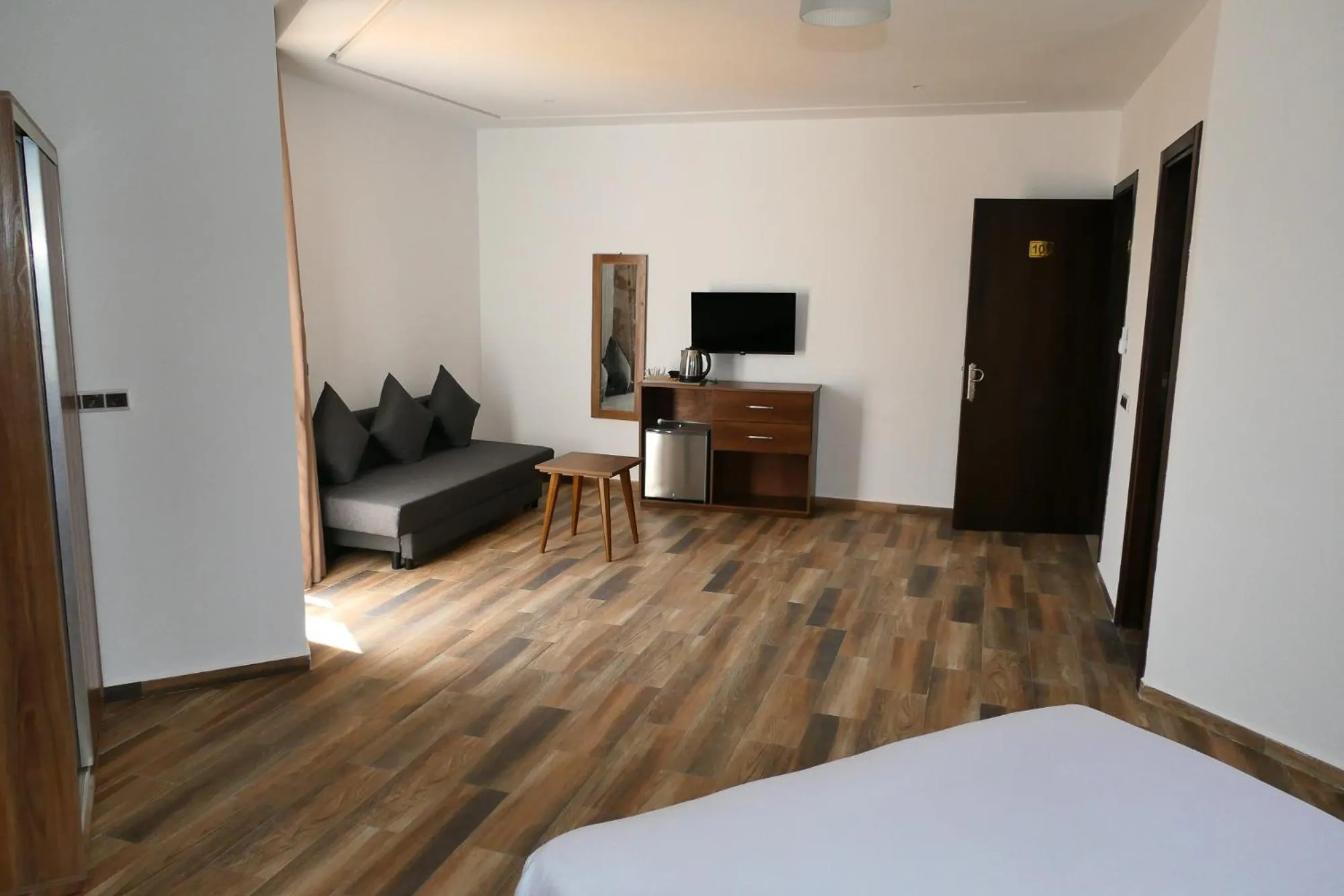 Photo of the whole room, Bed in Hôtel Corail de Cabo