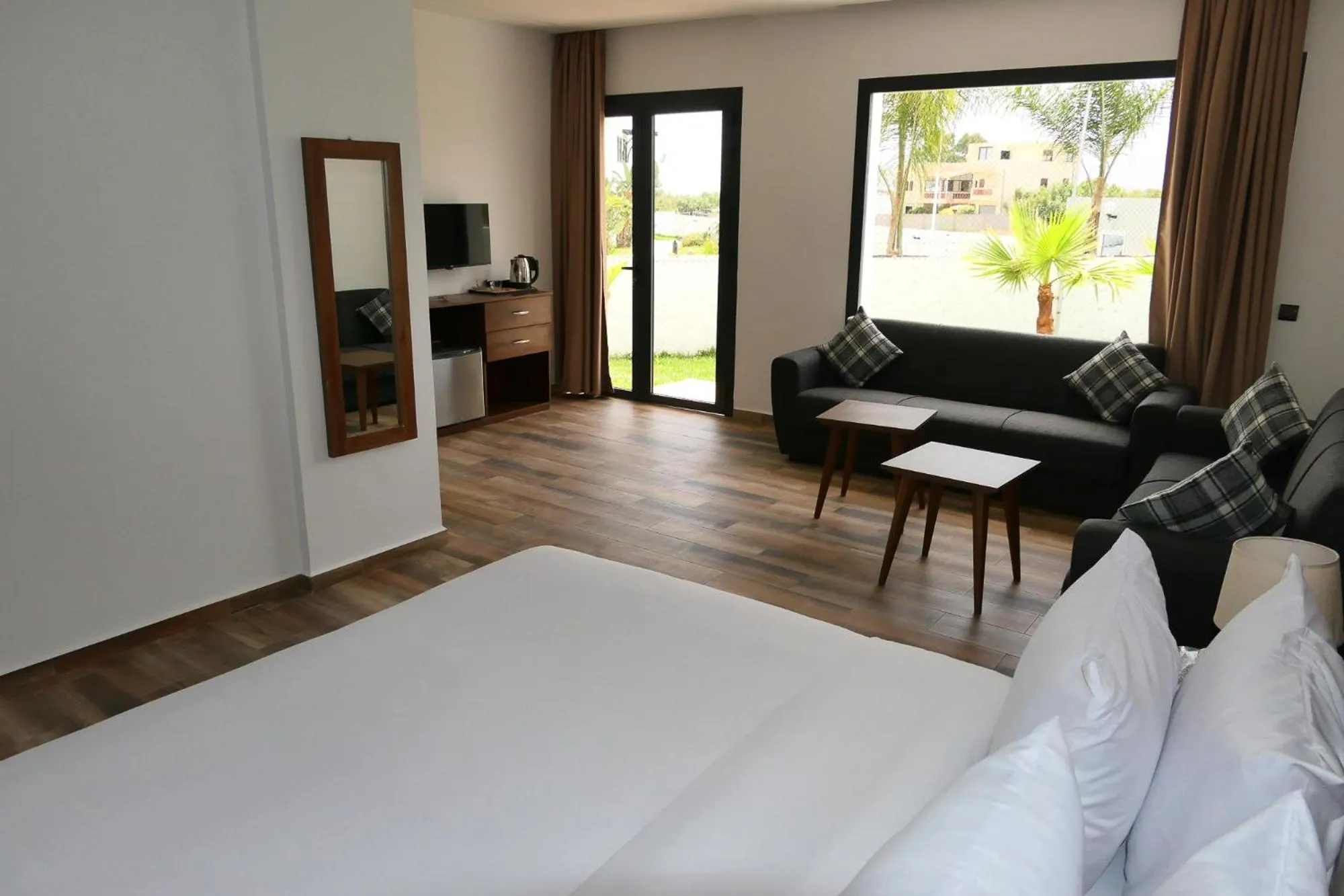 Photo of the whole room, Bed in Hôtel Corail de Cabo