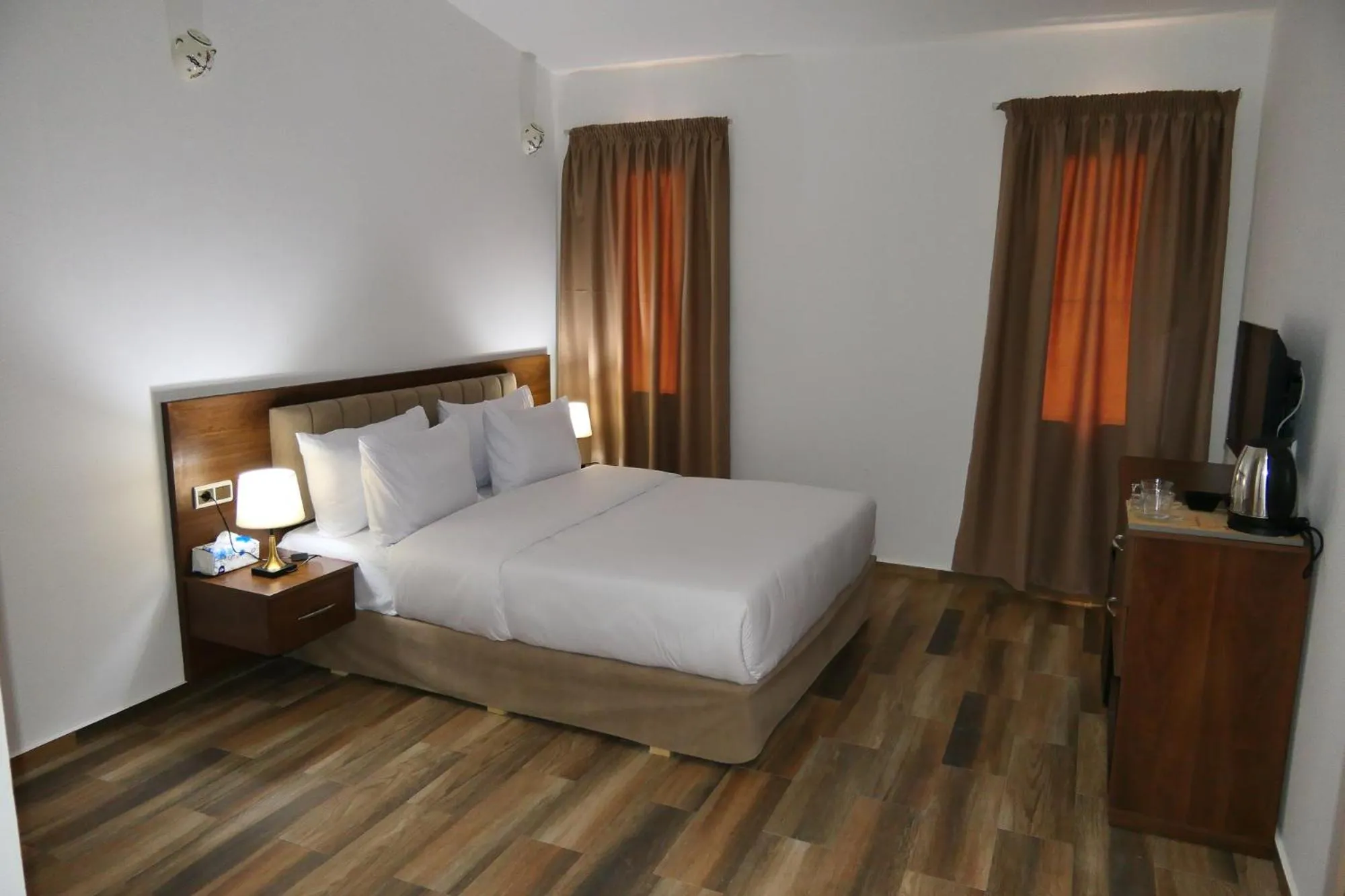 Bedroom, Bed in Hôtel Corail de Cabo