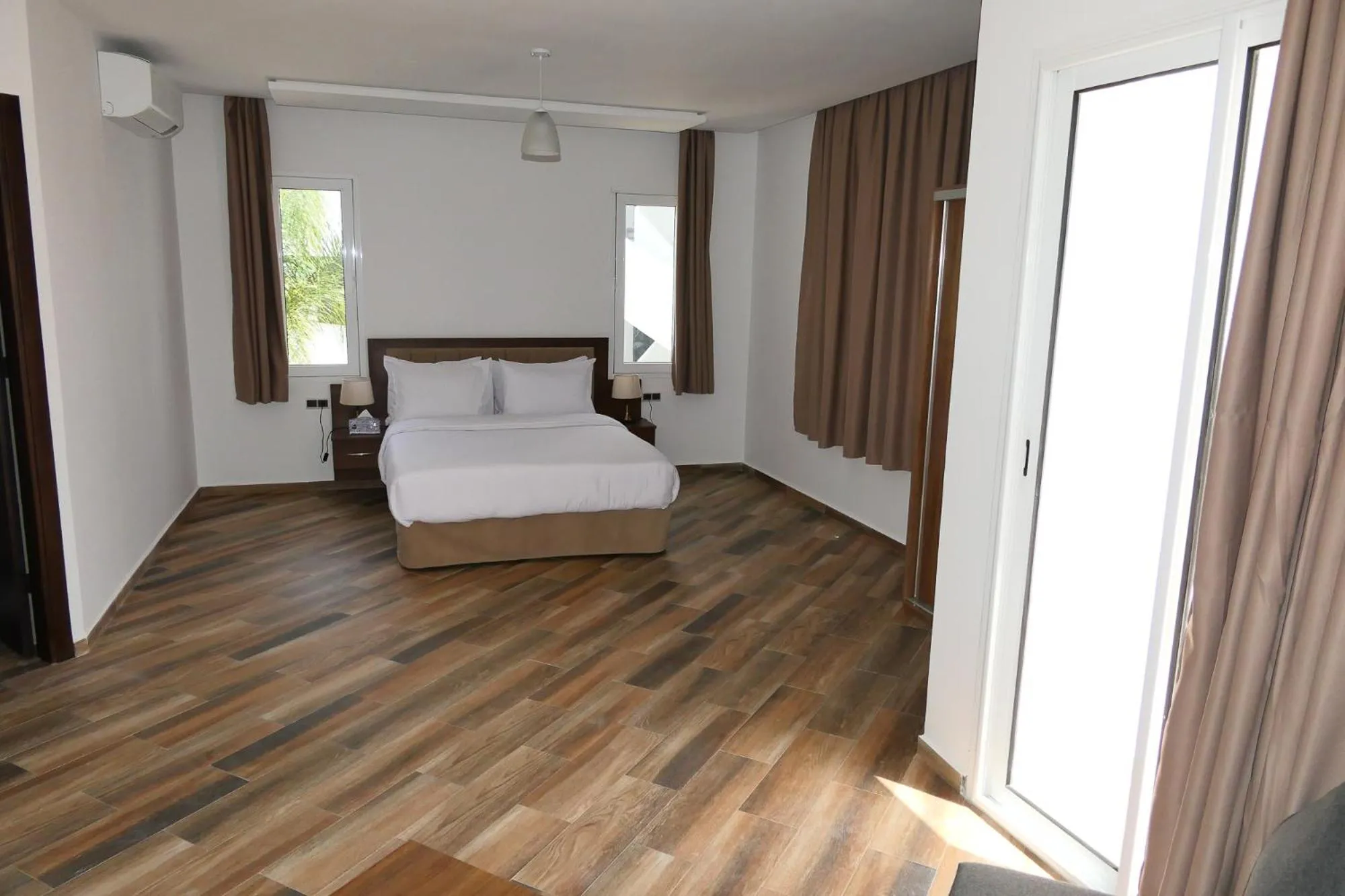 Photo of the whole room, Bed in Hôtel Corail de Cabo