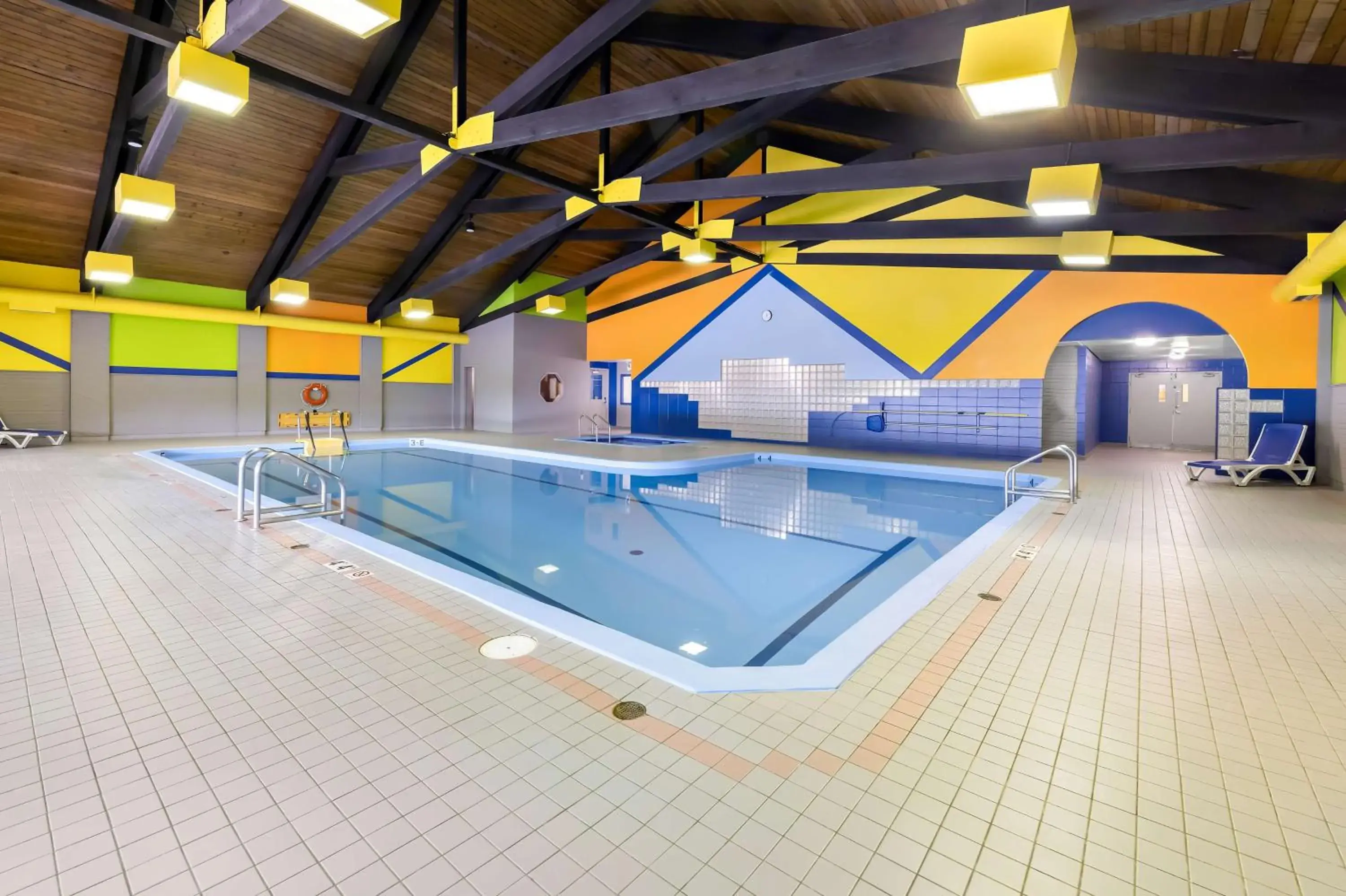 Pool view in Best Western Plus NorWester Hotel & Conference Centre Pool view in Best Western Plus NorWester Hotel & Conference Centre