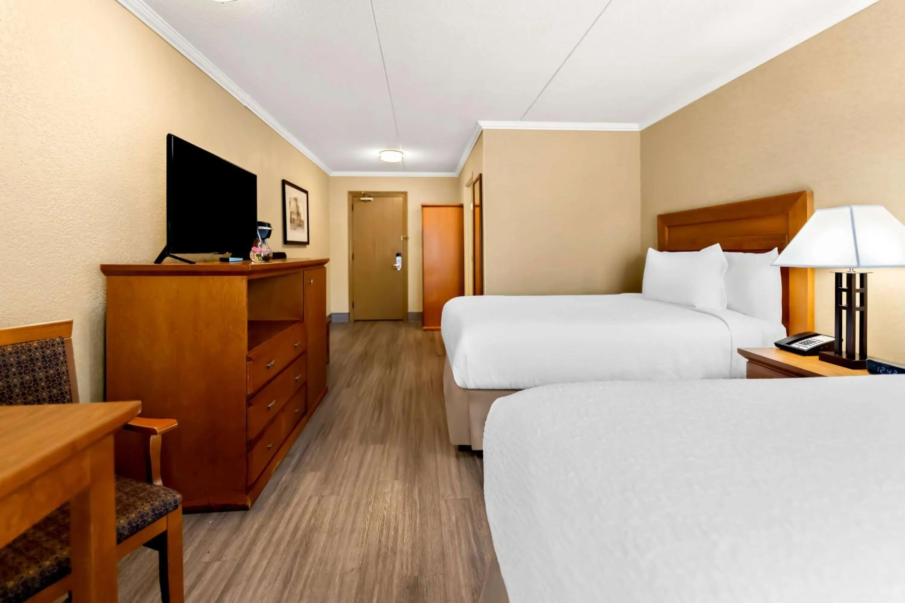 Bedroom, Bed in Best Western Plus NorWester Hotel & Conference Centre