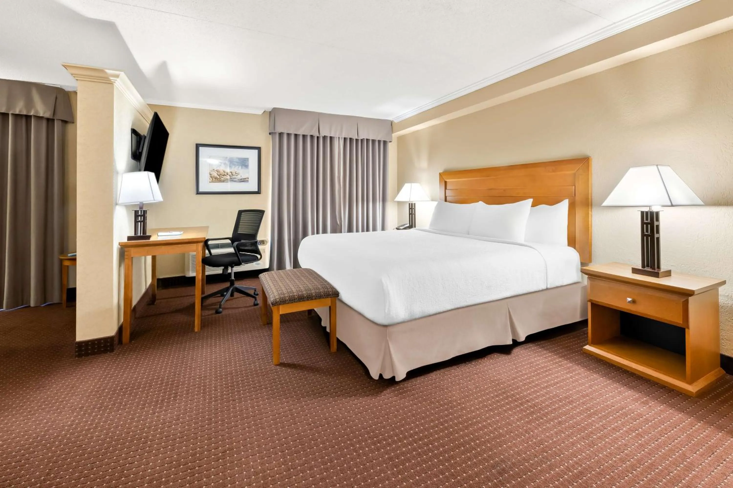 Bedroom, Bed in Best Western Plus NorWester Hotel & Conference Centre