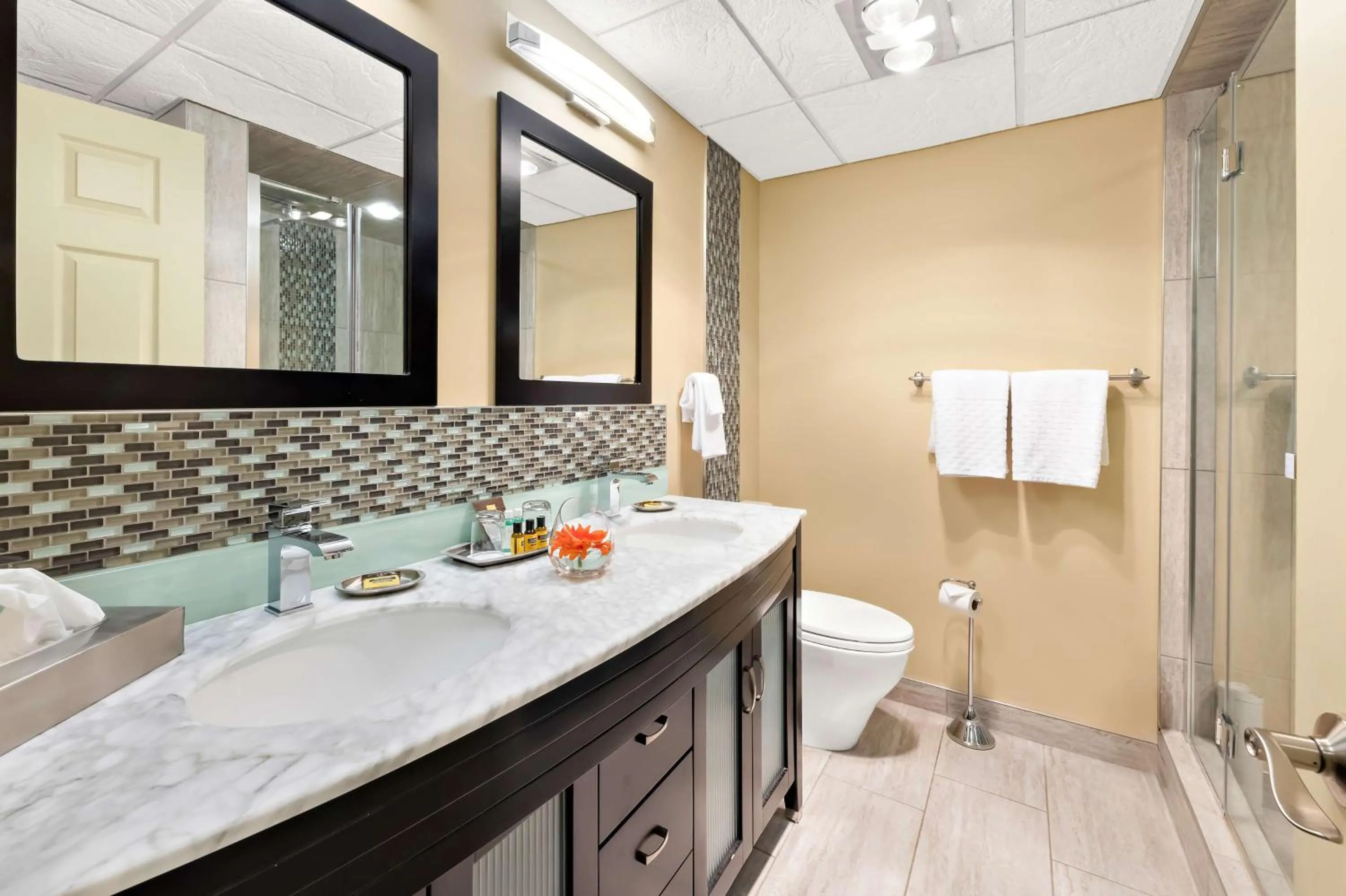 Bathroom in Best Western Plus NorWester Hotel & Conference Centre