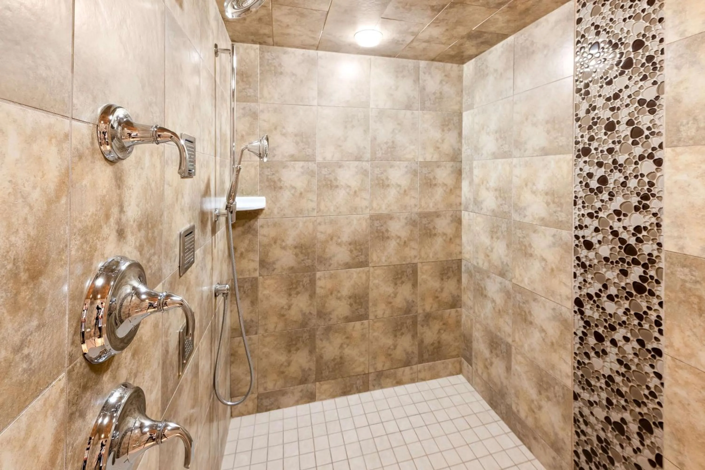 Bathroom in Best Western Plus NorWester Hotel & Conference Centre