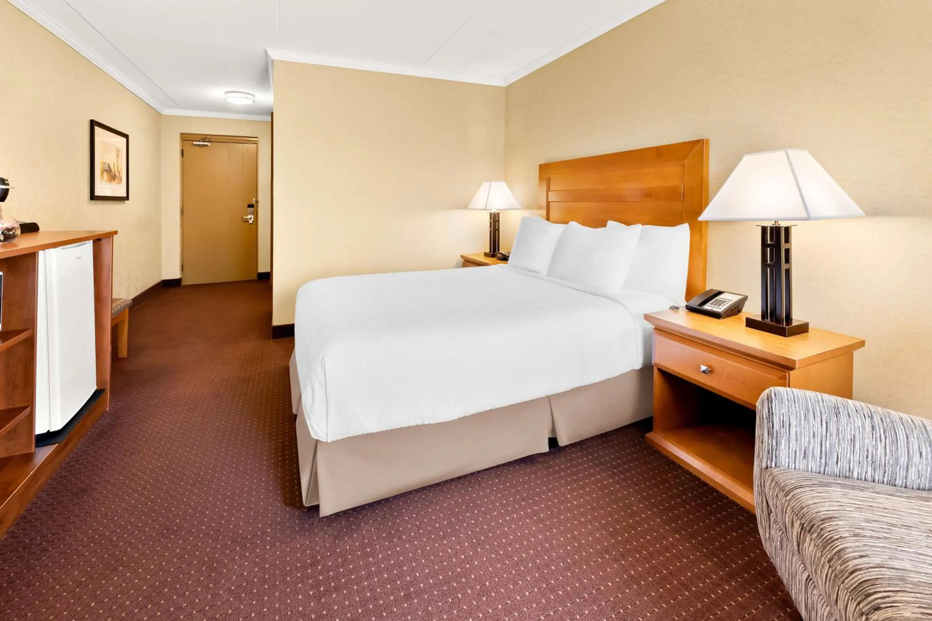 Bedroom, Bed in Best Western Plus NorWester Hotel & Conference Centre