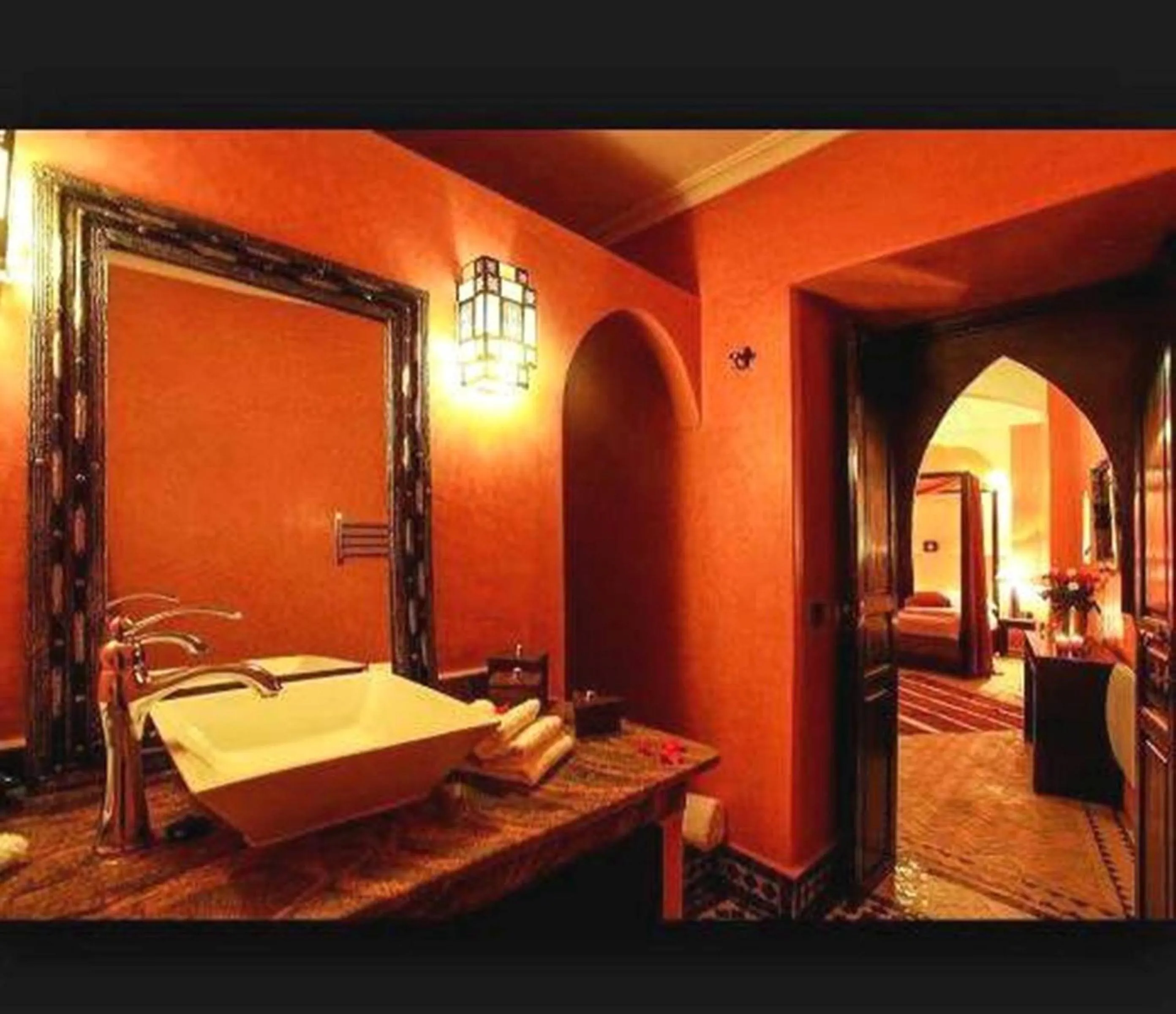 Shower, Bed in Riad Mounlight