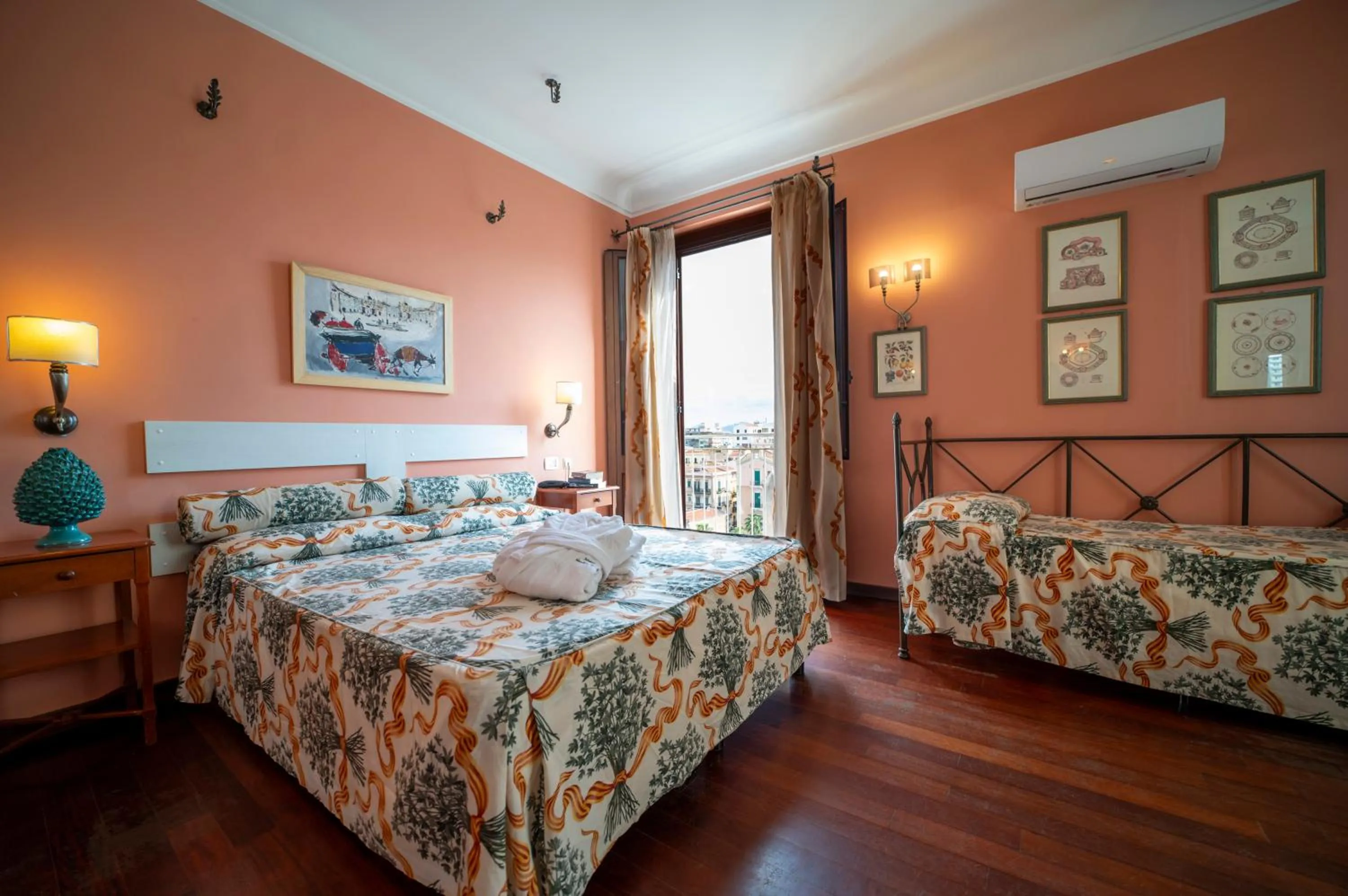 Bed in Hotel Vecchio Borgo