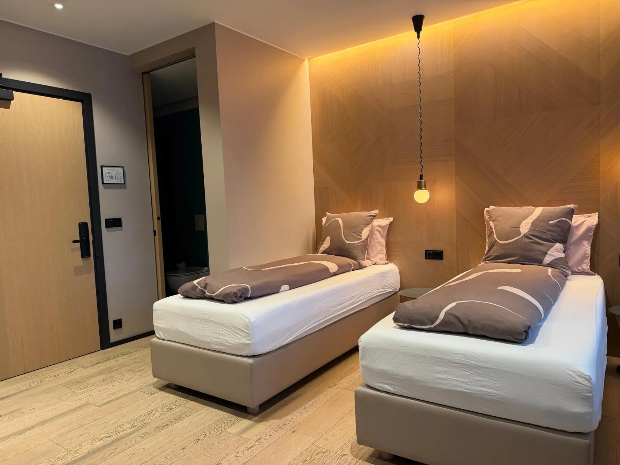 Bedroom, Bed in Hotel Lotus