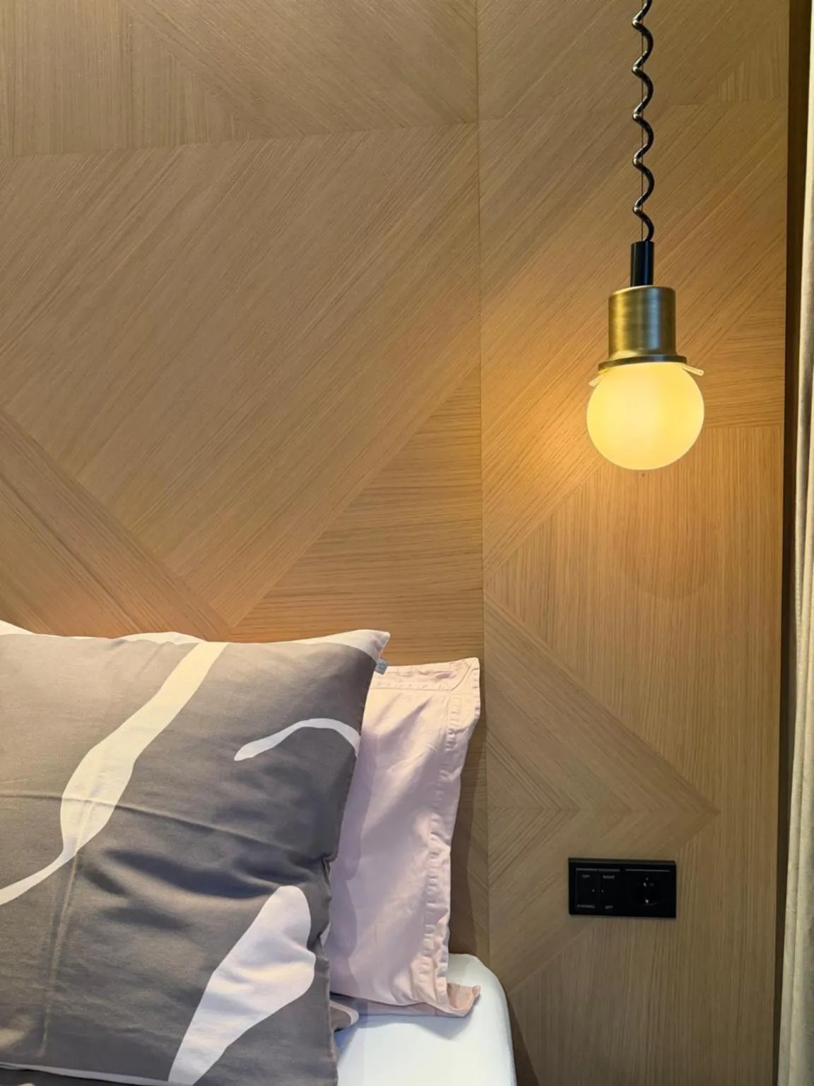 Bedroom, Bed in Hotel Lotus