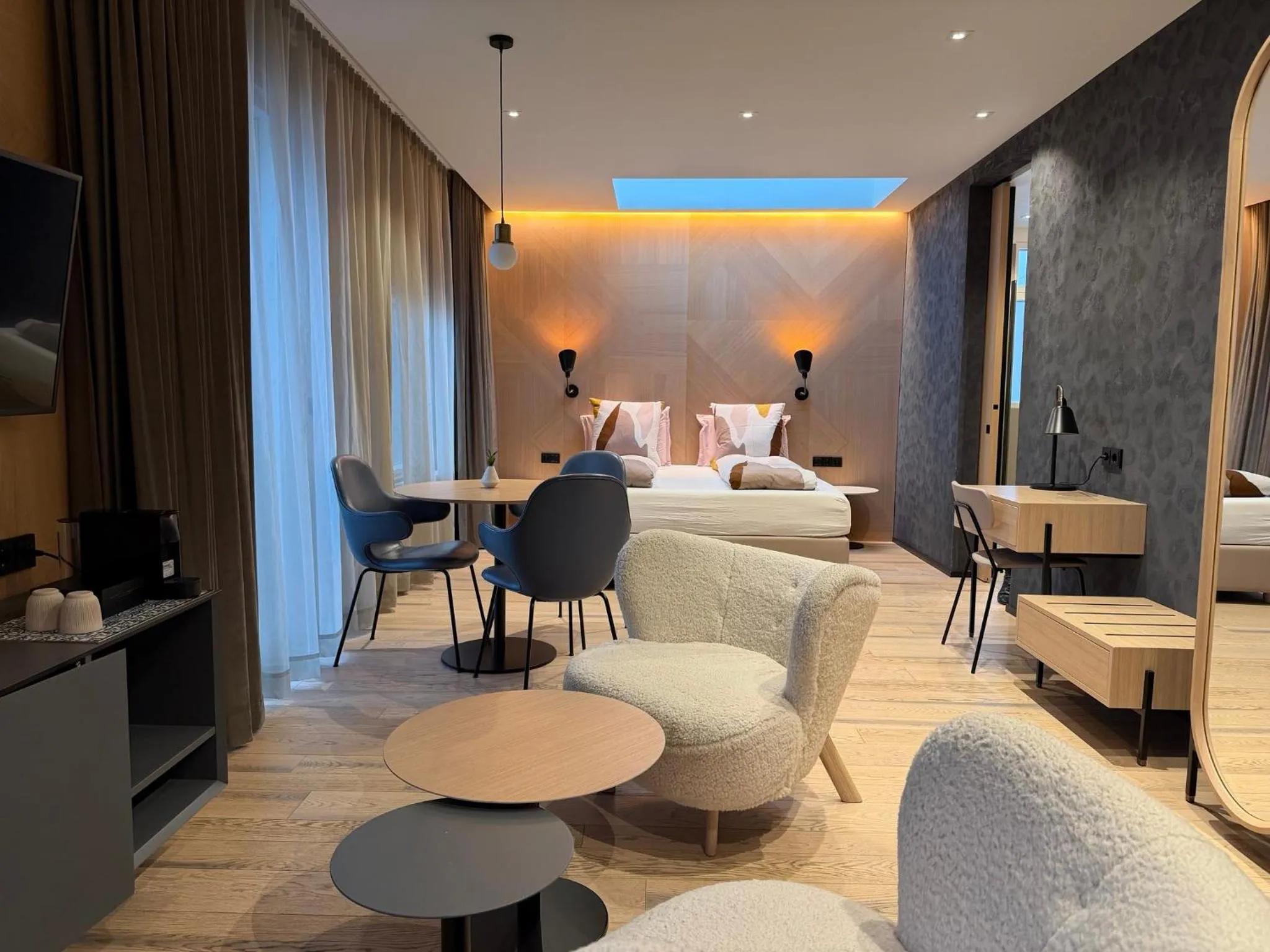 Bedroom in Hotel Lotus