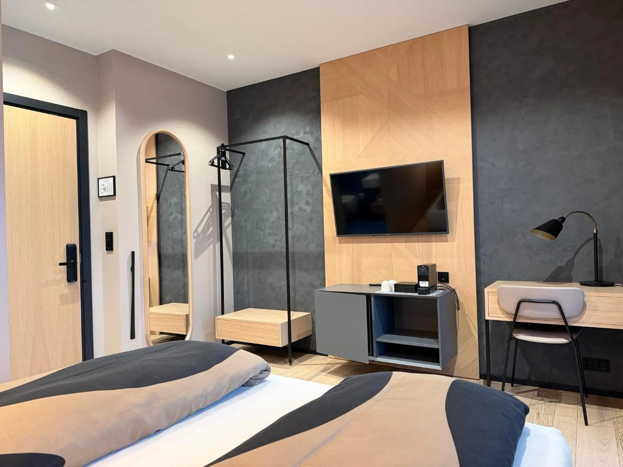 Bedroom, Bed in Hotel Lotus