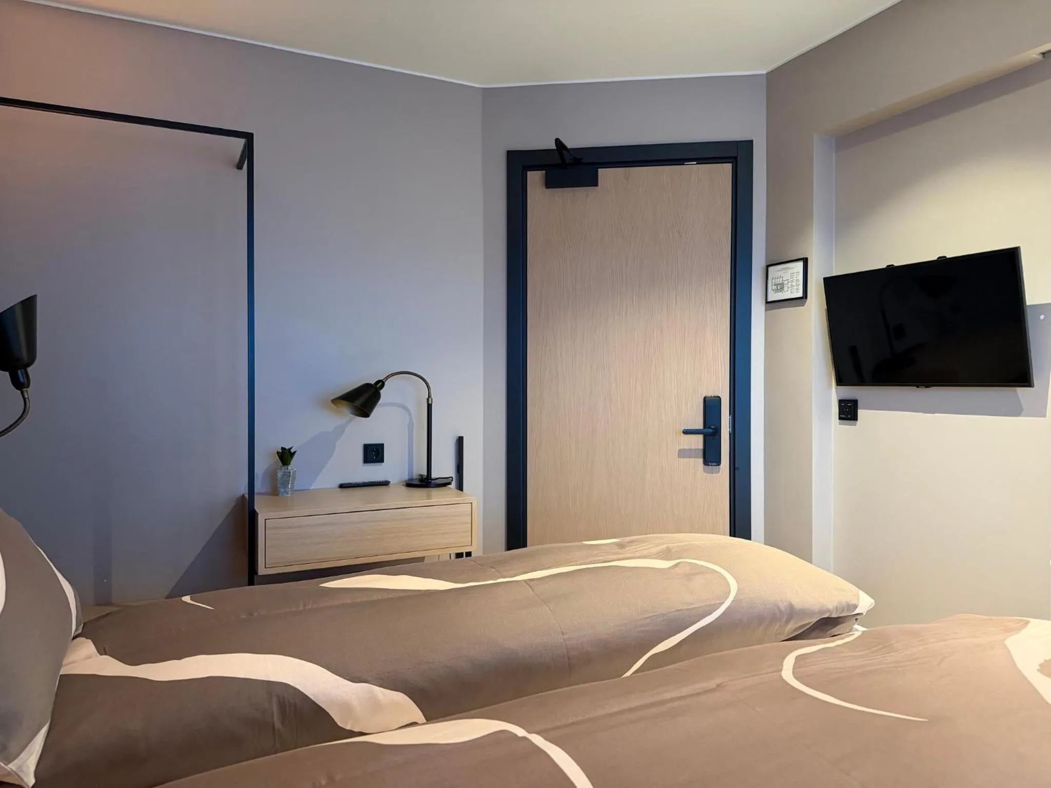 Bedroom, Bed in Hotel Lotus