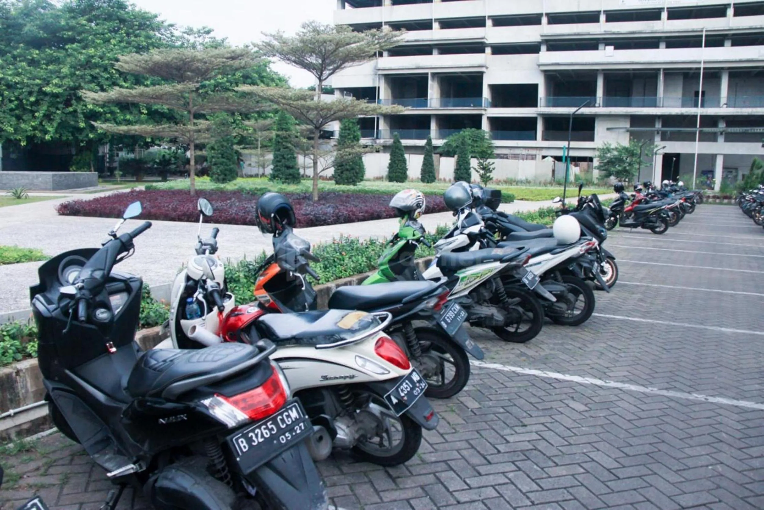 Parking in RedLiving Apartemen TreeParkCity - My Rooms Tower Alpine