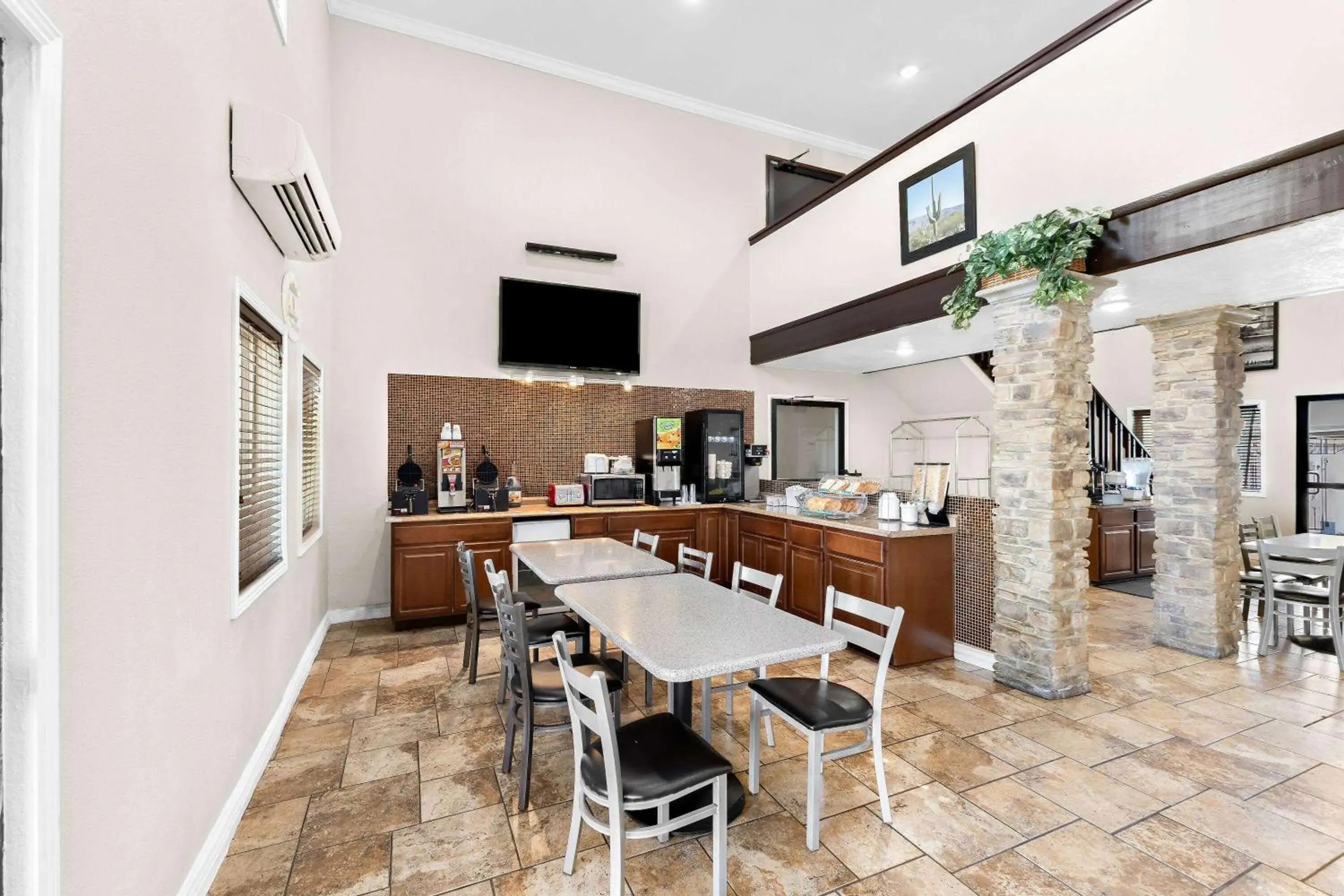 Restaurant/places to eat in Super 8 by Wyndham Goodyear/Phoenix Area Restaurant/places to eat in Super 8 by Wyndham Goodyear/Phoenix Area