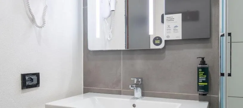 Photo of the whole room in B&B HOTEL Mantova