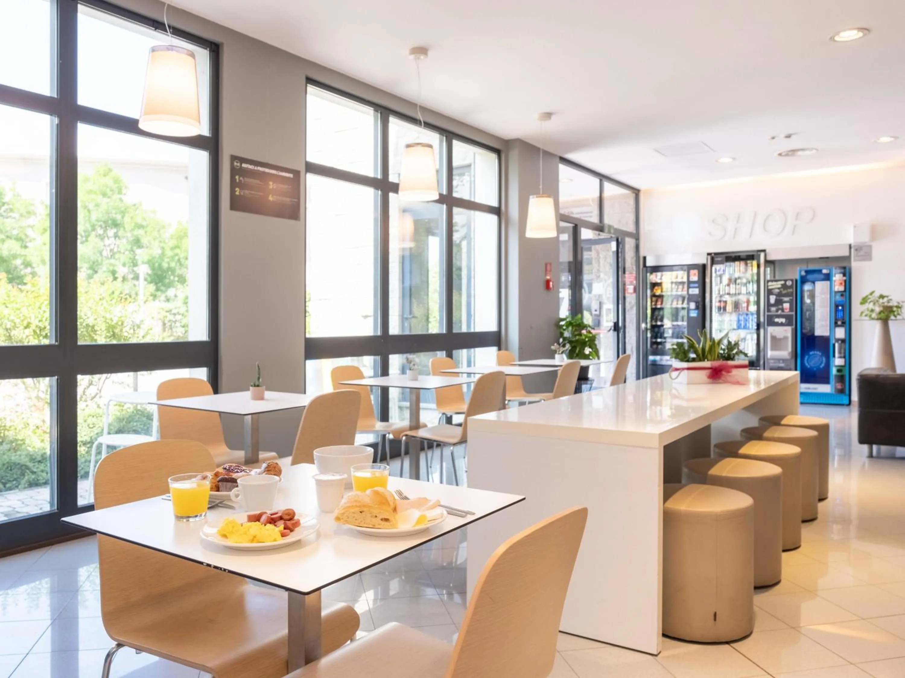 Restaurant/places to eat in B&B HOTEL Mantova