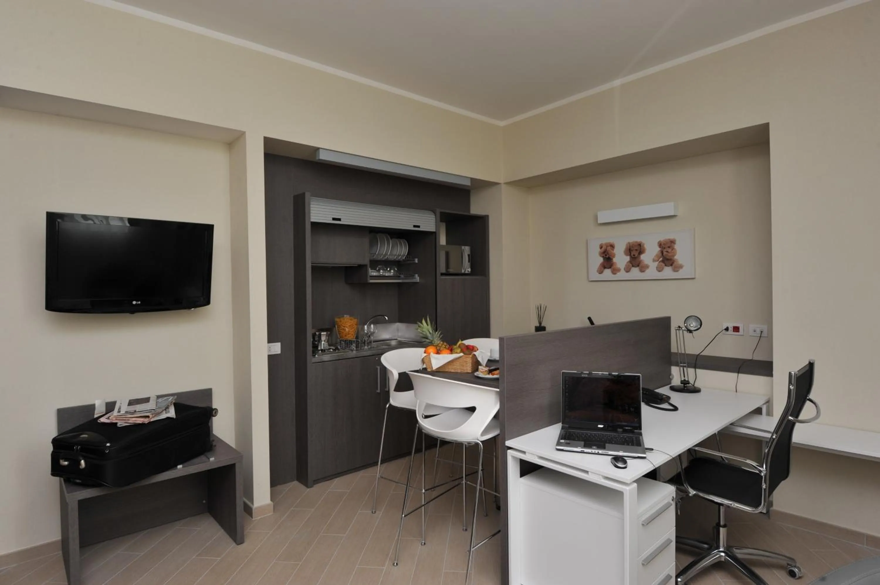 Business facilities in CHC Business Residence