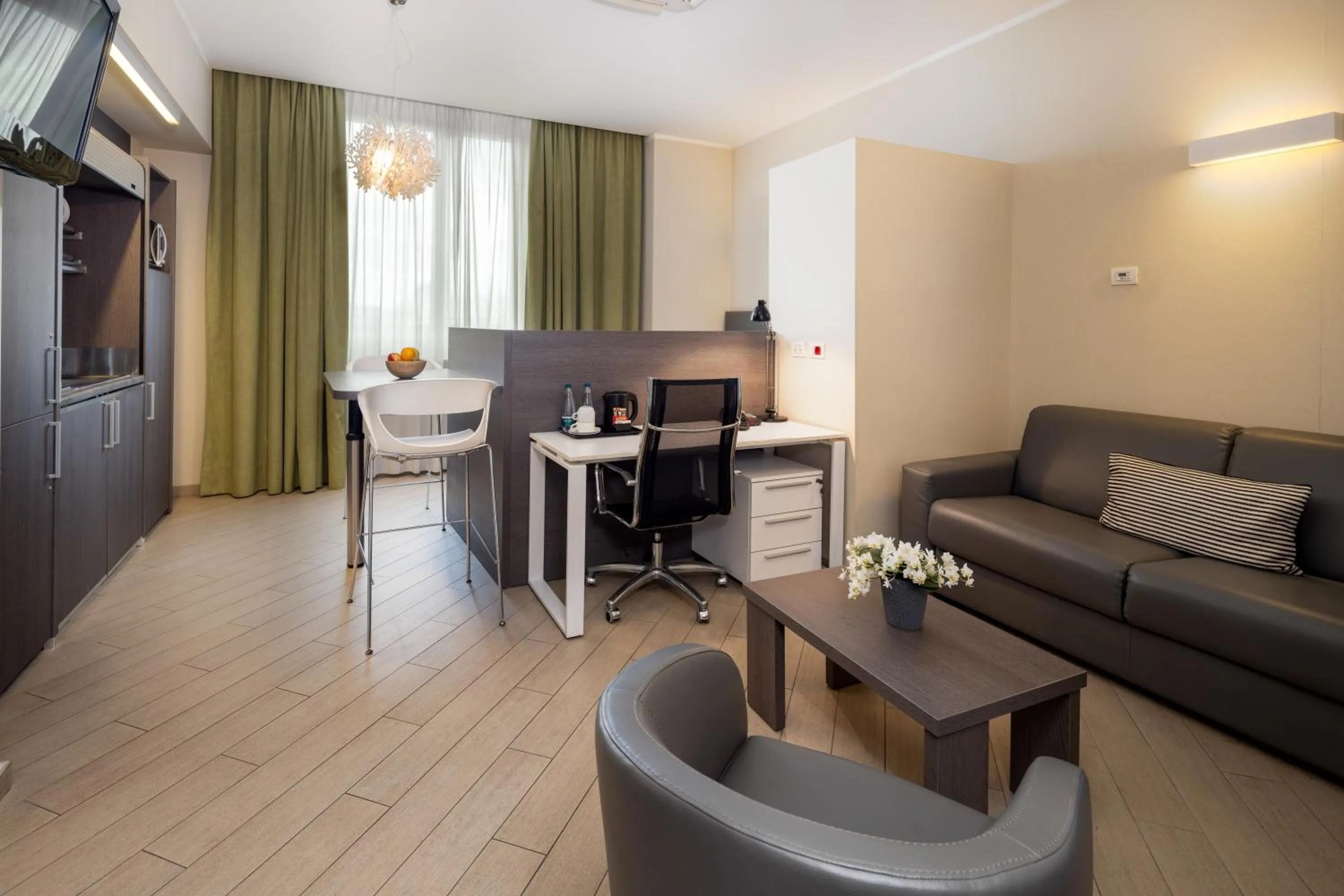 Photo of the whole room in CHC Business Residence