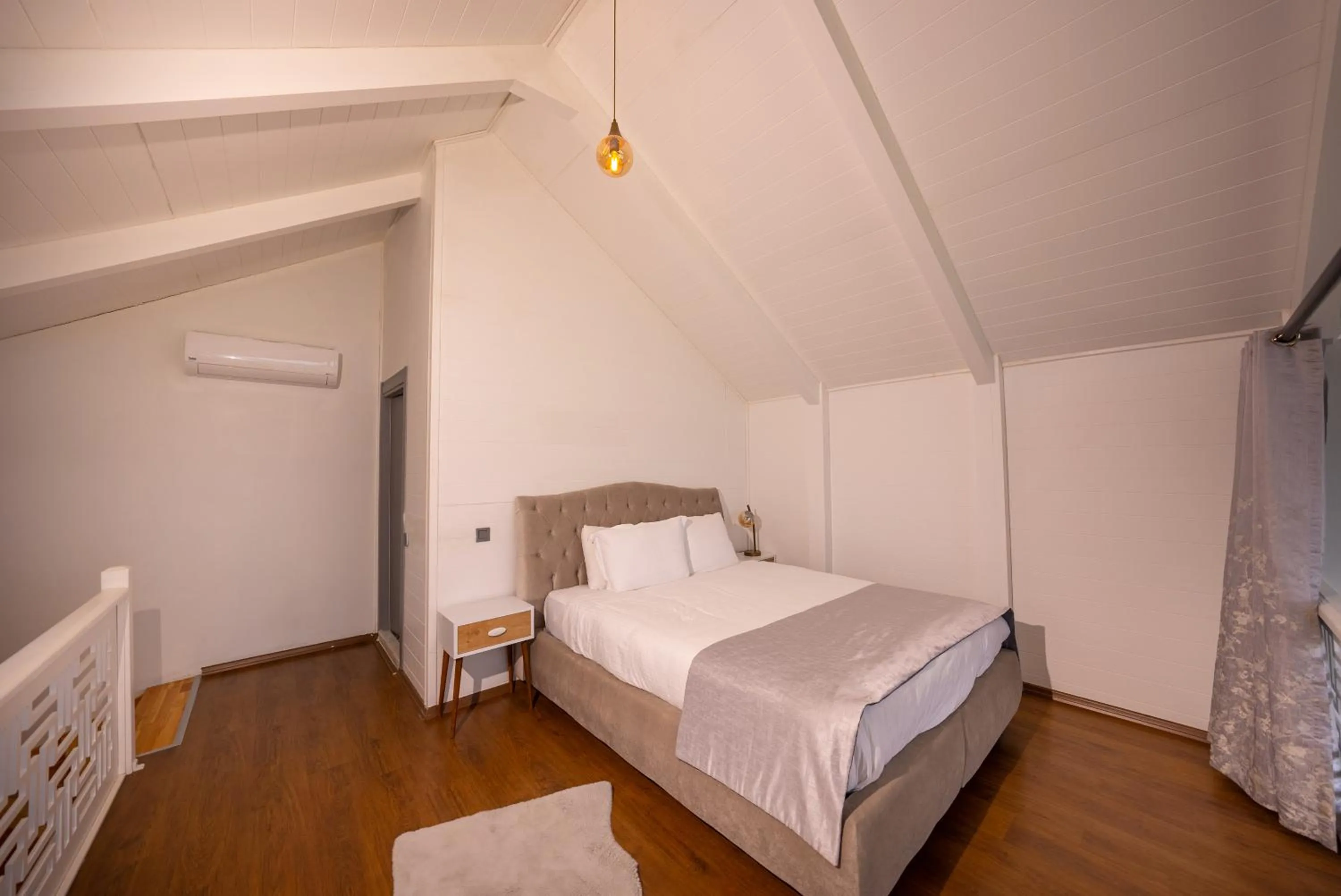 Bed in Alya Kartepe Villa Hotel