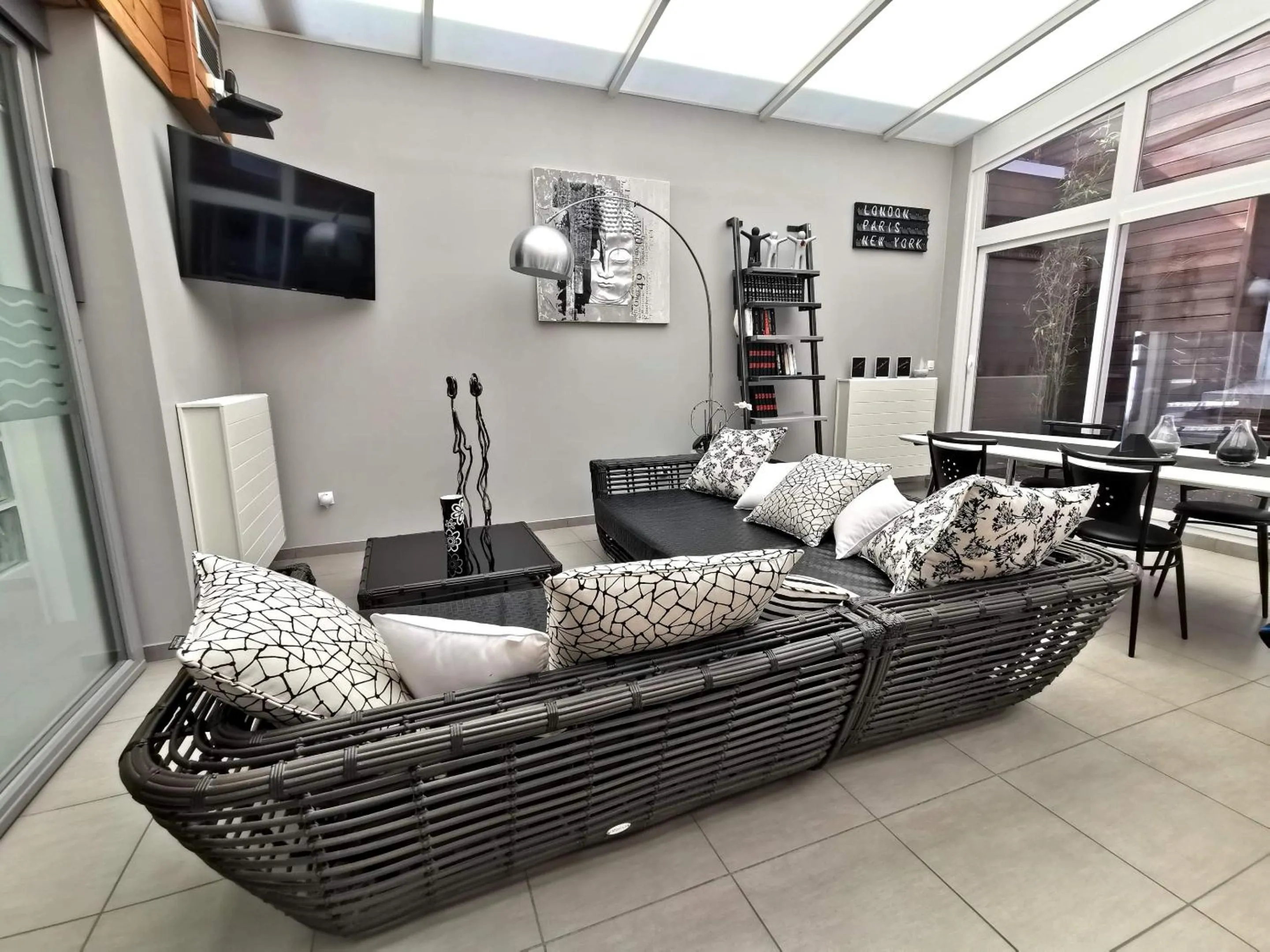 Dining area in Bethune City Relax Spa & Sauna