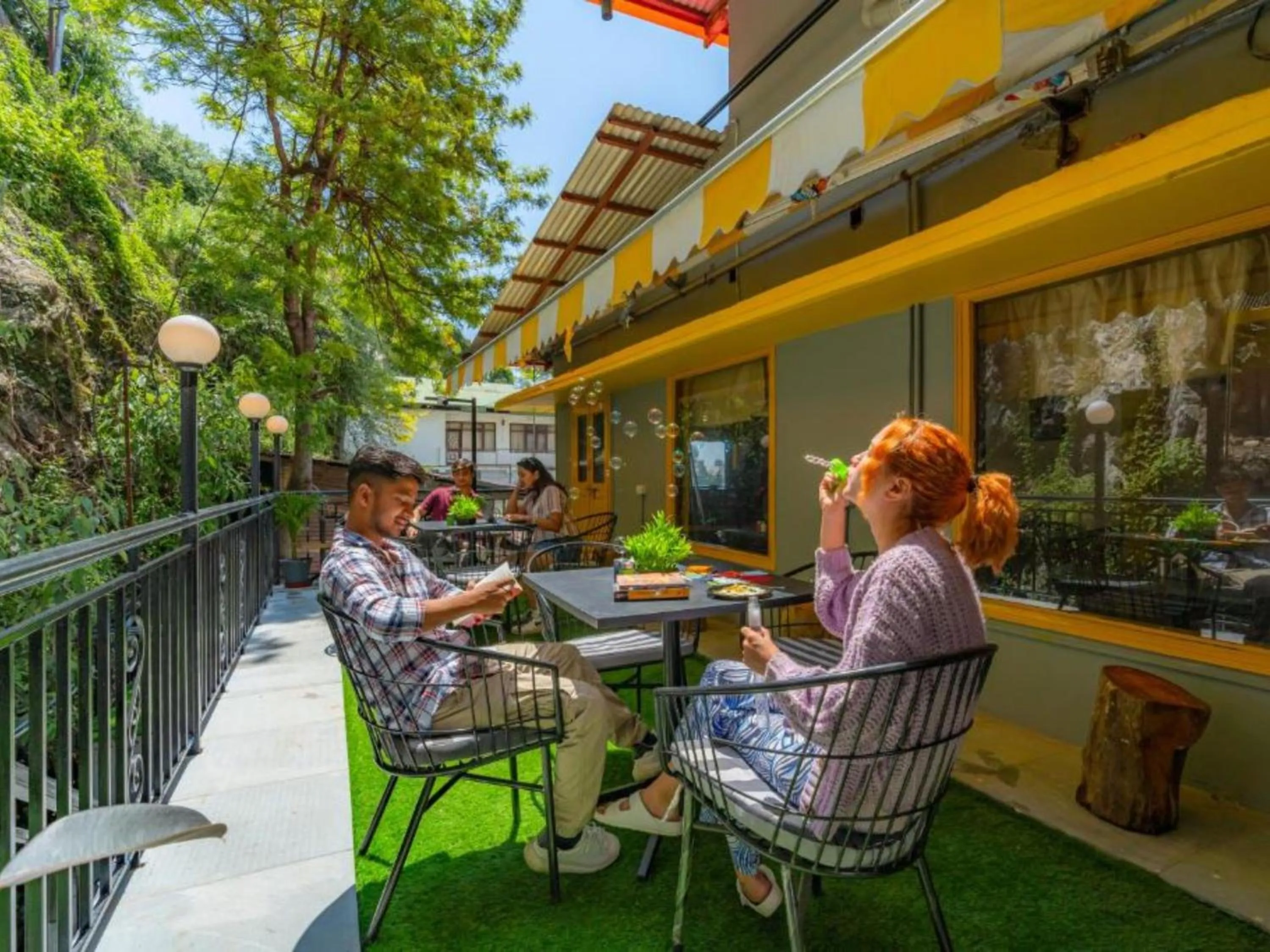 Day in The Hosteller Mussoorie, Mall Road