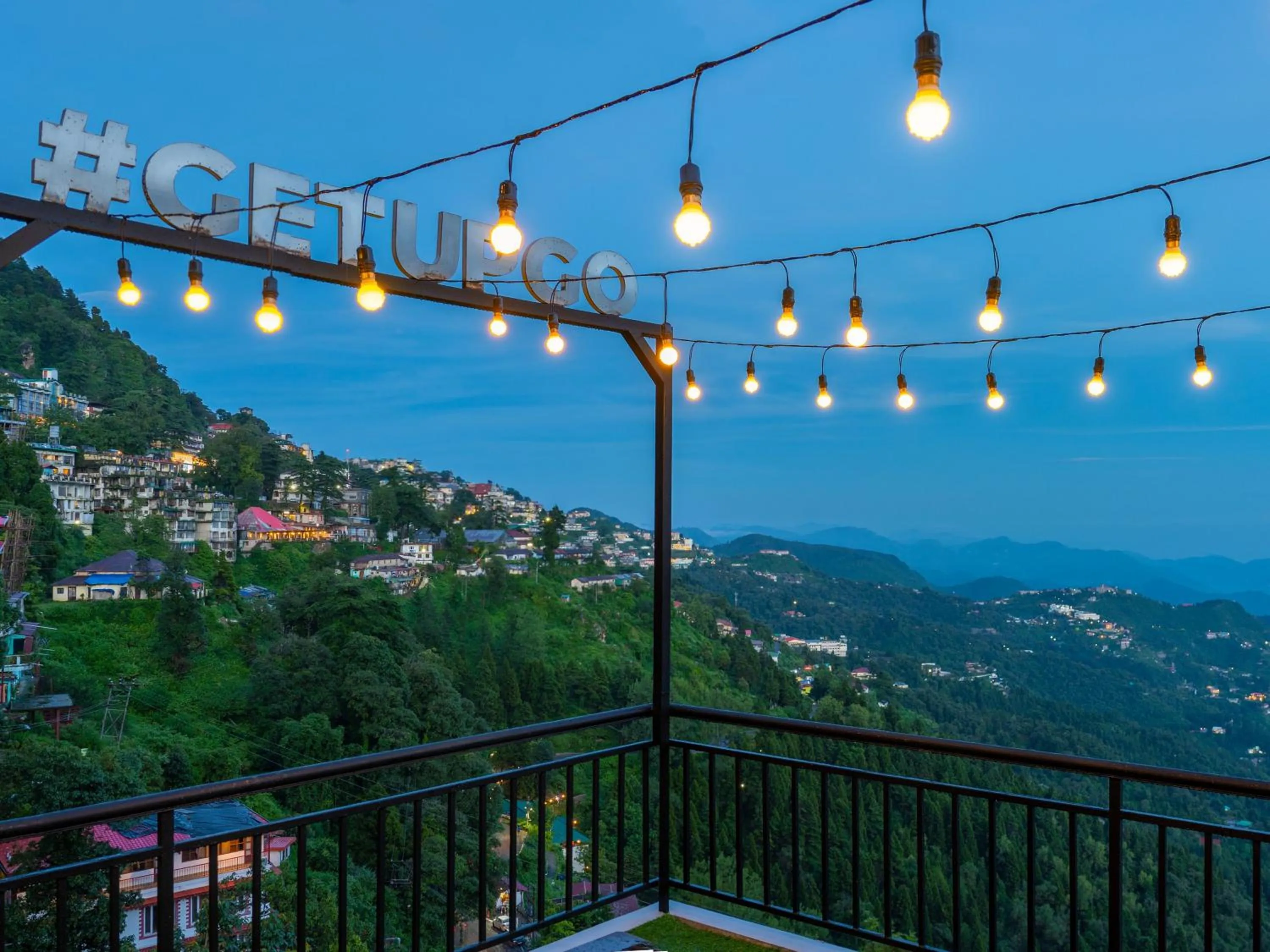 Day in The Hosteller Mussoorie, Mall Road