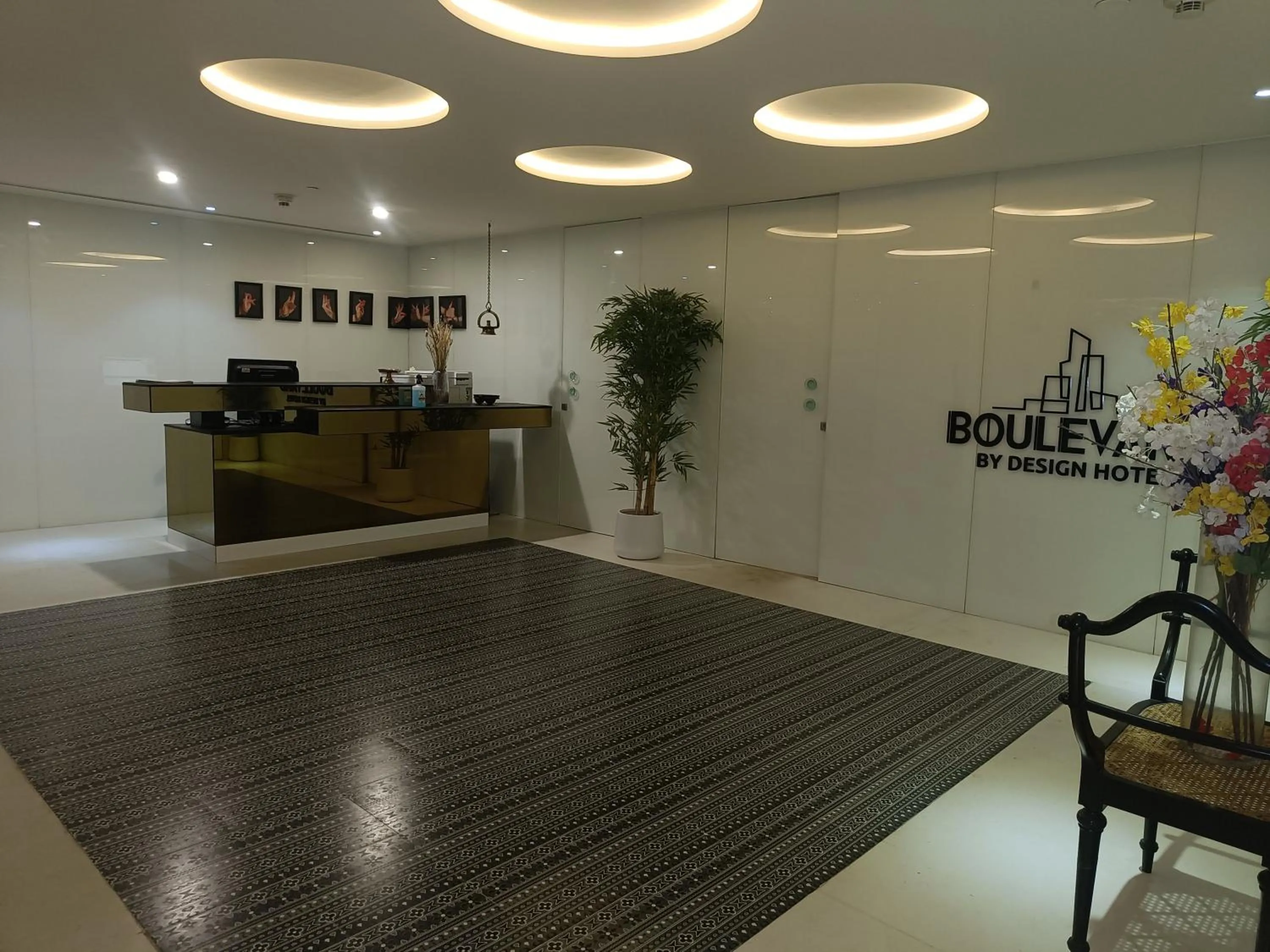 Lobby or reception in Boulevard by Design Hotel Chennai