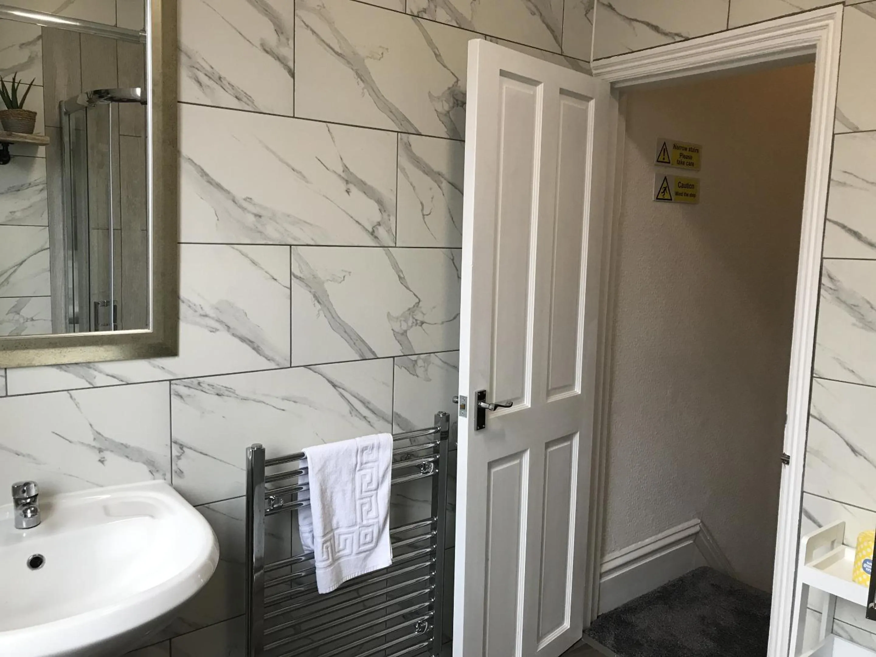 Bathroom in Bright Spacious 3-bed with office & patio, Preston