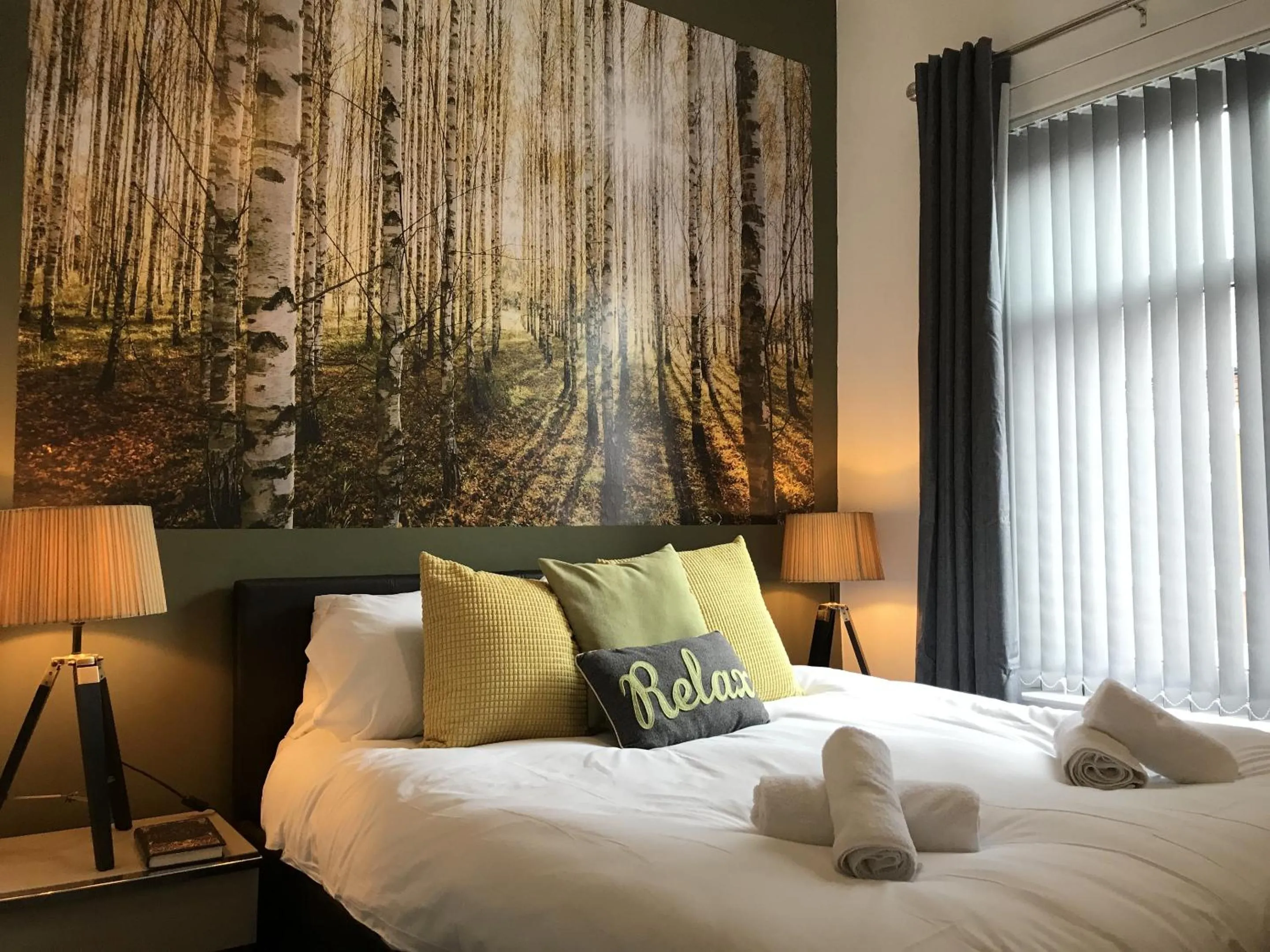 Bedroom in Bright Spacious 3-bed with office & patio, Preston