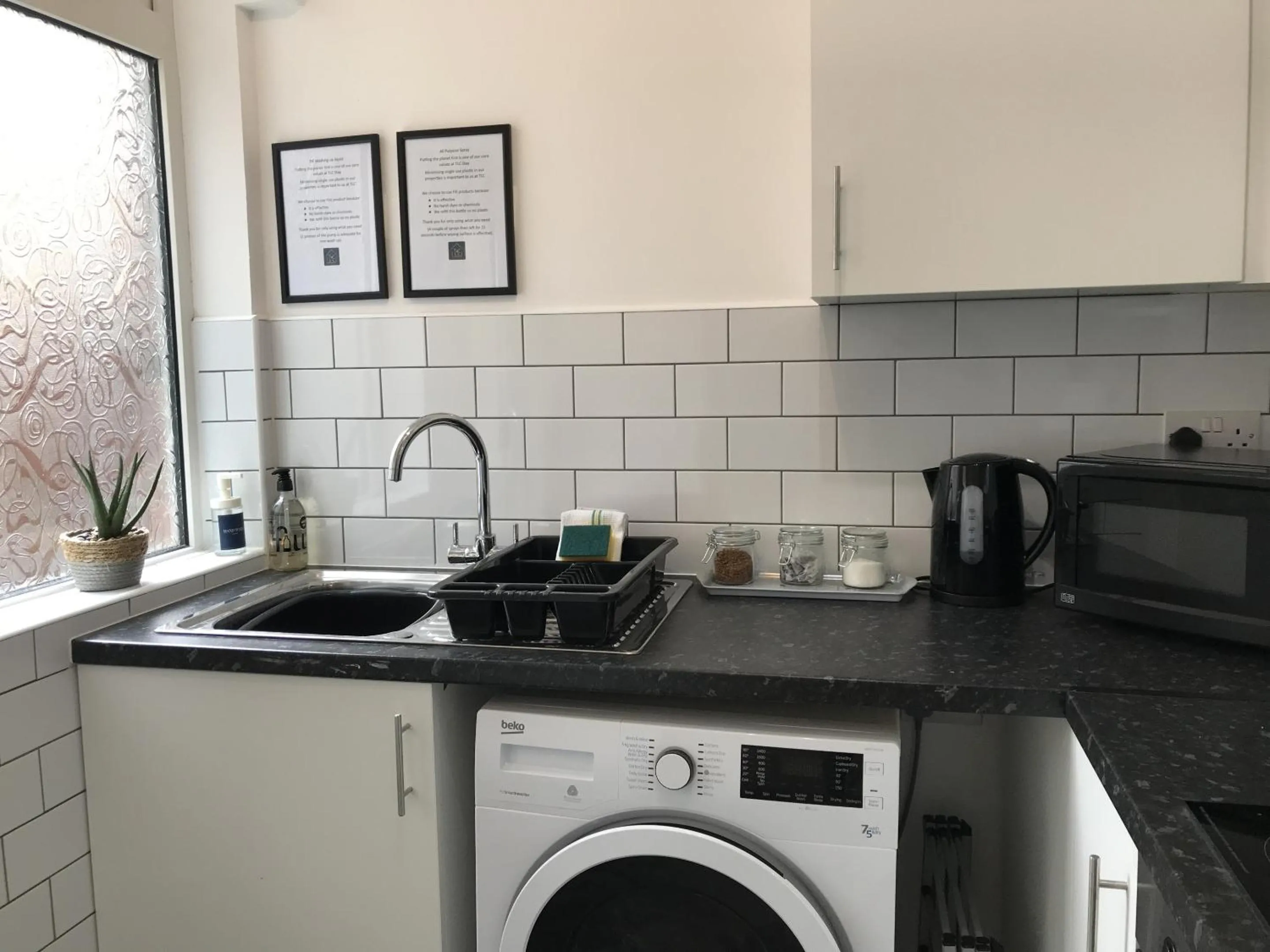 Kitchen or kitchenette in Bright Spacious 3-bed with office & patio, Preston