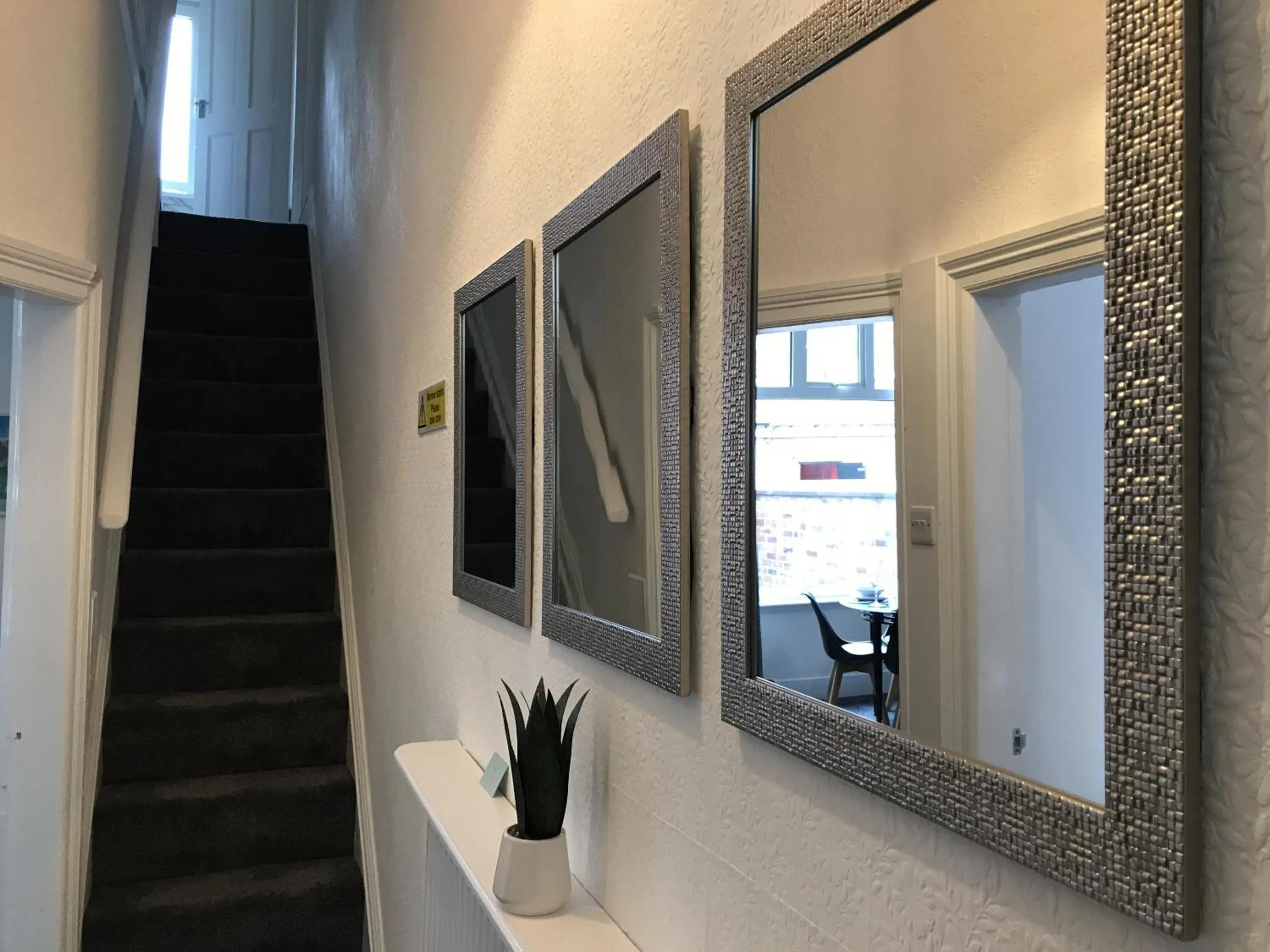 Lobby or reception in Bright Spacious 3-bed with office & patio, Preston