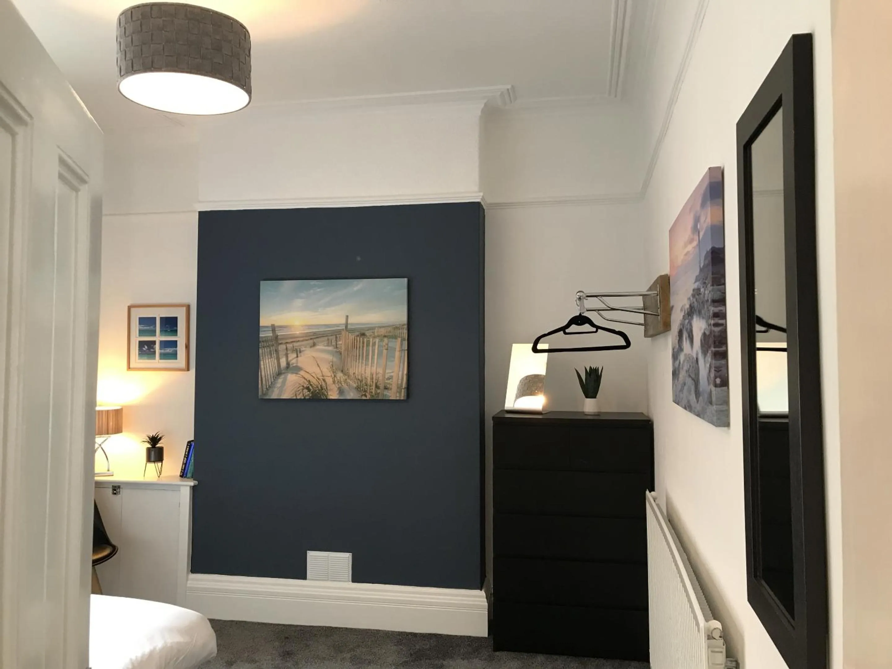 Bedroom in Bright Spacious 3-bed with office & patio, Preston