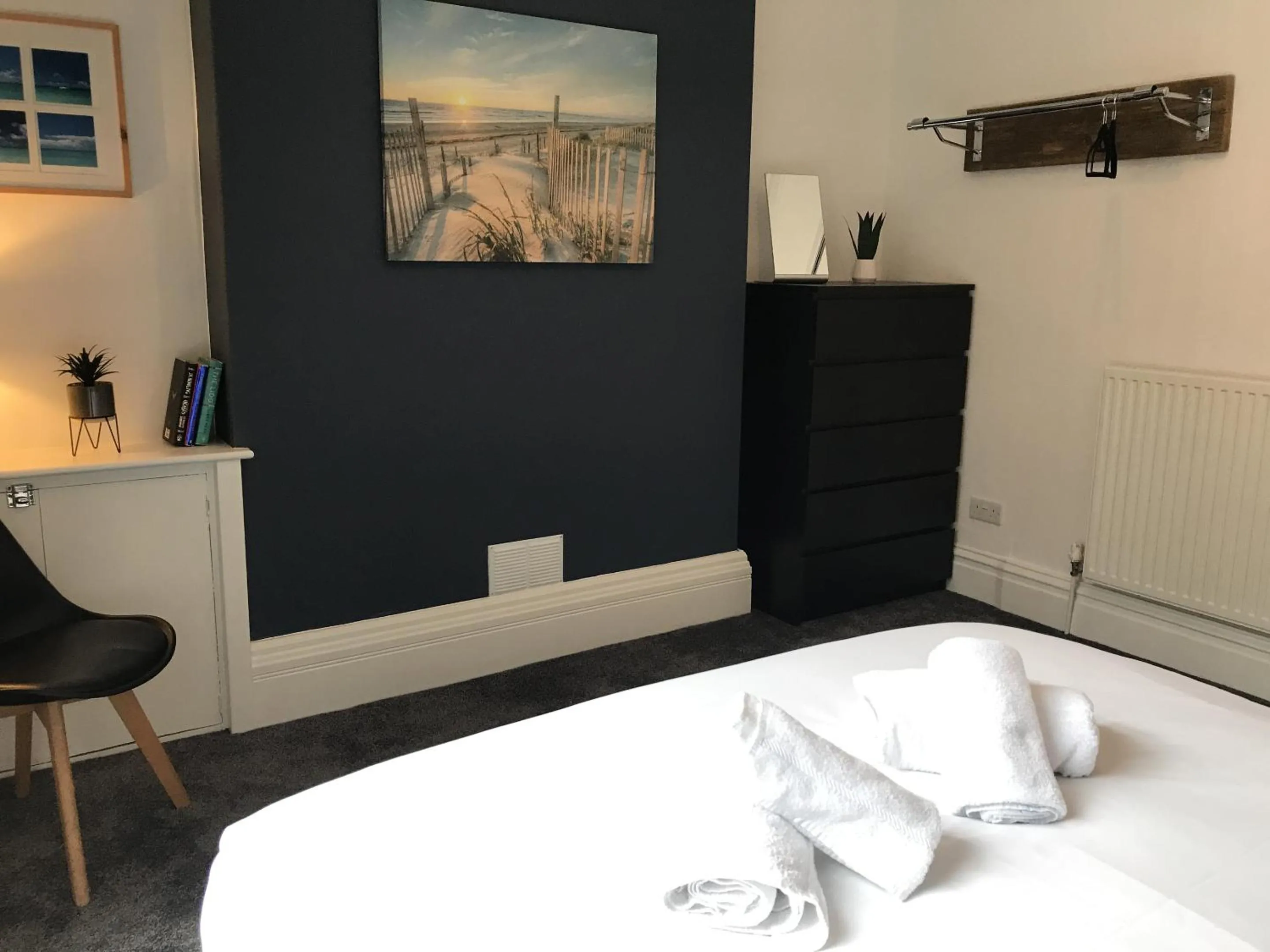 Bedroom in Bright Spacious 3-bed with office & patio, Preston