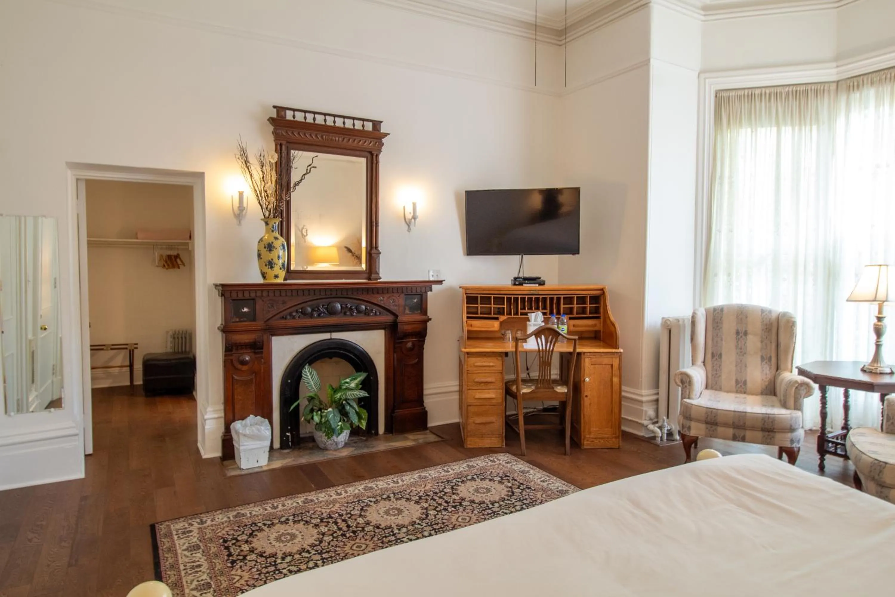 Bedroom, Bed in Hochelaga Inn